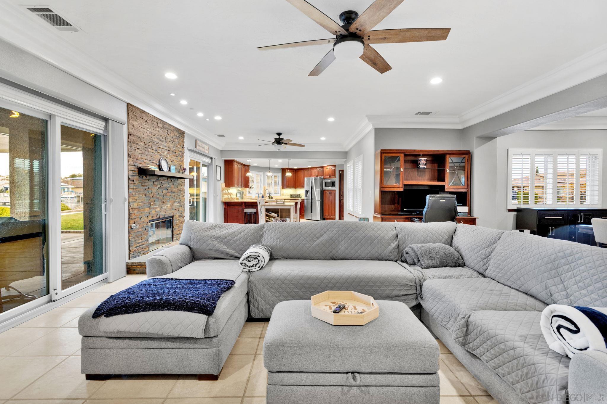 Detail Gallery Image 11 of 63 For 14492  Mast Lane, Helendale,  CA 92342 - 3 Beds | 2/1 Baths