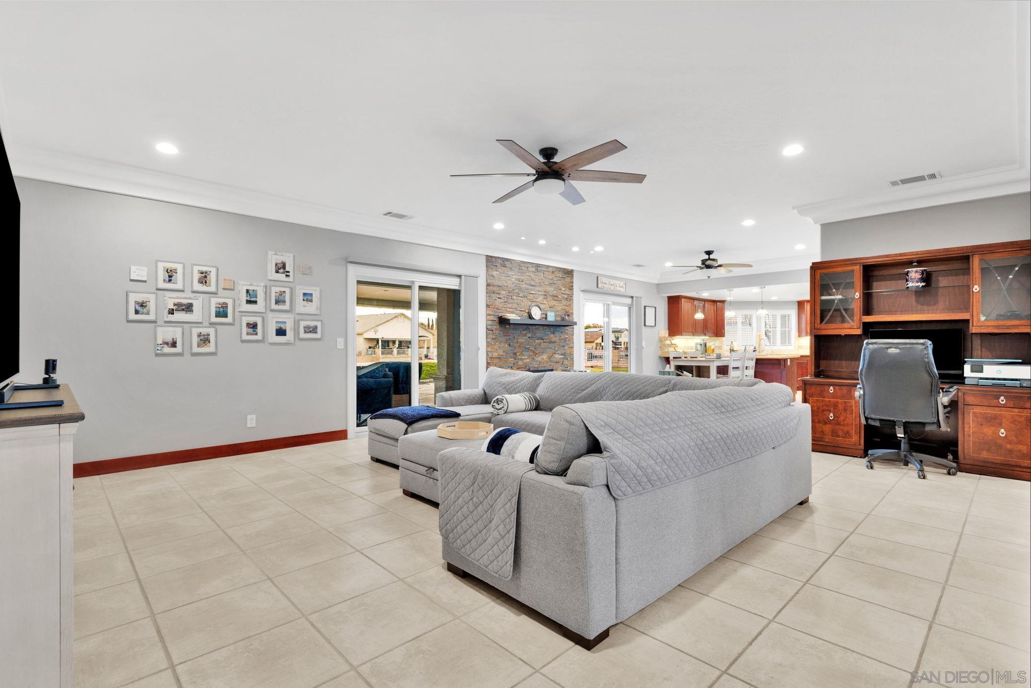 Detail Gallery Image 12 of 63 For 14492  Mast Lane, Helendale,  CA 92342 - 3 Beds | 2/1 Baths