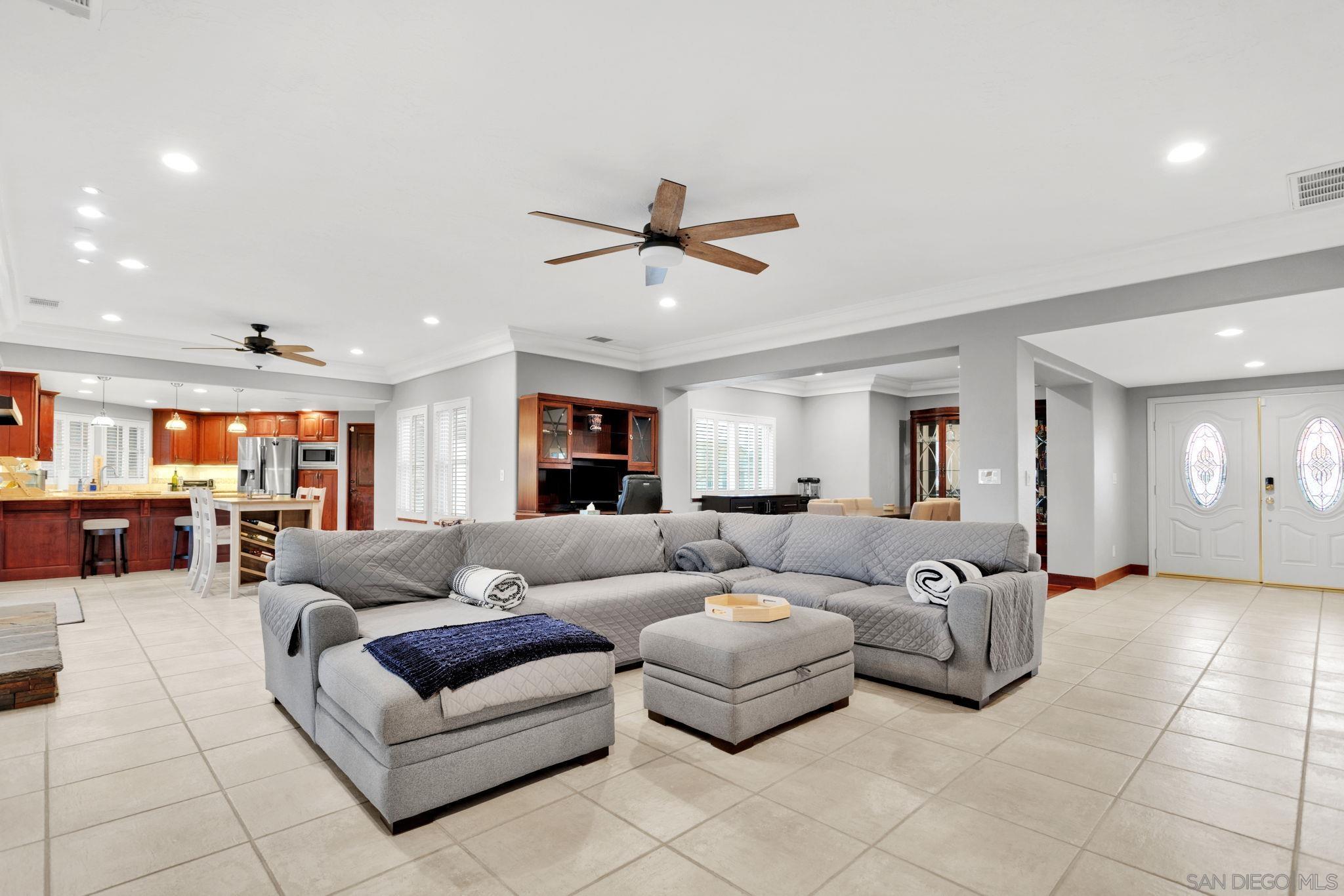 Detail Gallery Image 10 of 63 For 14492  Mast Lane, Helendale,  CA 92342 - 3 Beds | 2/1 Baths