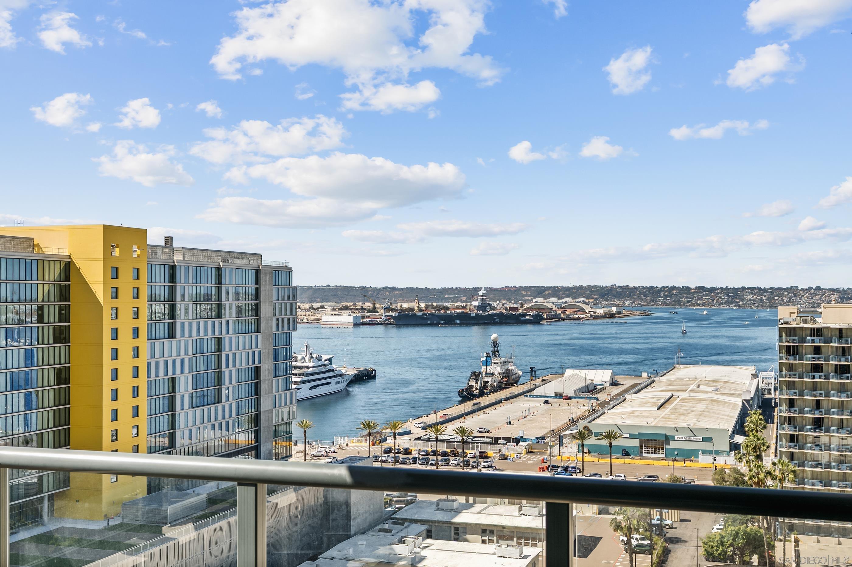 Detail Gallery Image 2 of 39 For 1205  Pacific Hwy  #1505,  San Diego,  CA 92101 - 2 Beds | 2 Baths