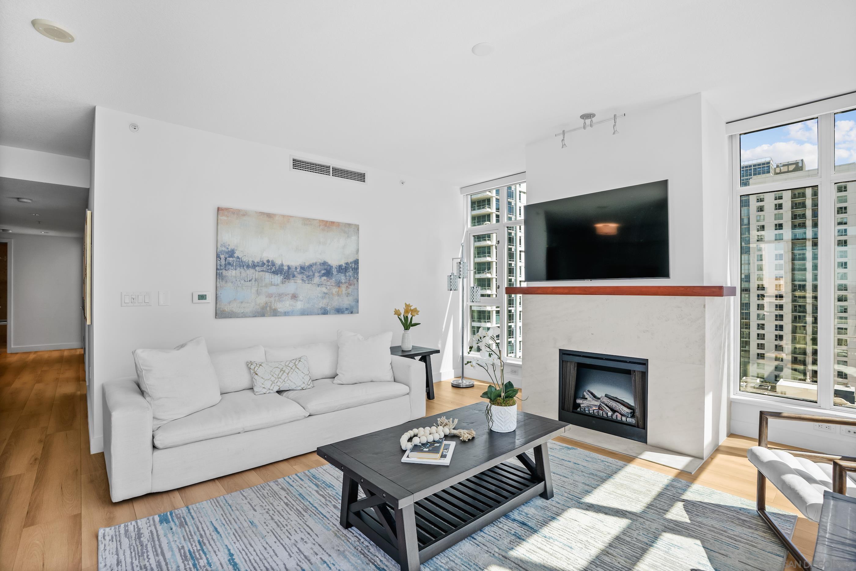 Detail Gallery Image 8 of 39 For 1205  Pacific Hwy  #1505,  San Diego,  CA 92101 - 2 Beds | 2 Baths