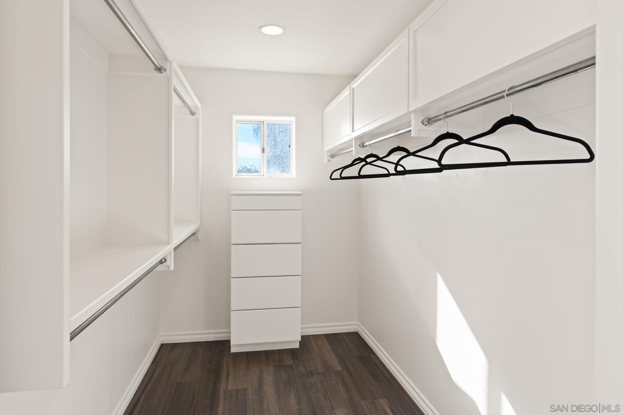 Detail Gallery Image 17 of 36 For 9629  Misty Meadow Lane, Escondido,  CA 92026 - 4 Beds | 5/1 Baths