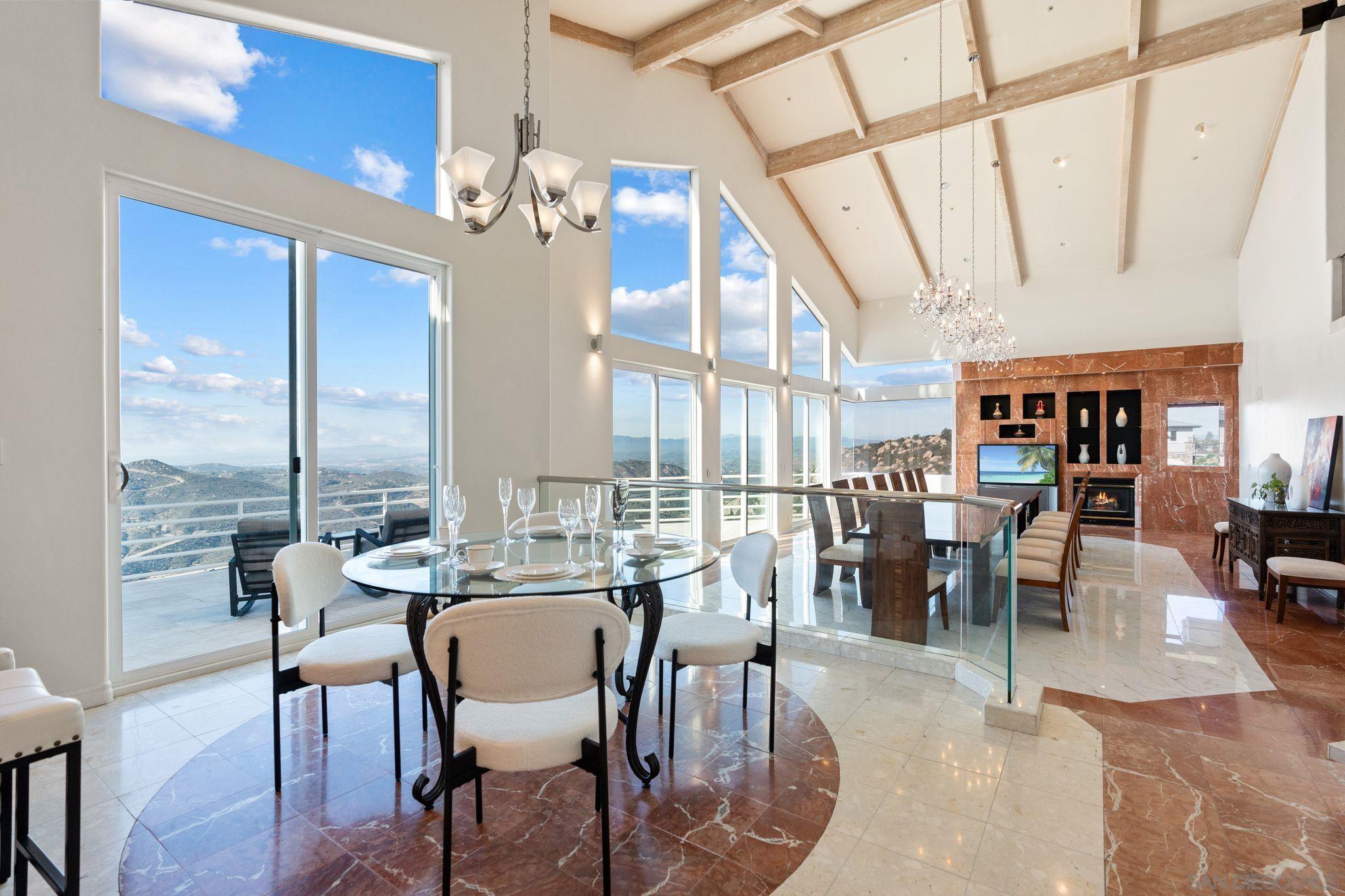 Detail Gallery Image 8 of 36 For 9629  Misty Meadow Lane, Escondido,  CA 92026 - 4 Beds | 5/1 Baths