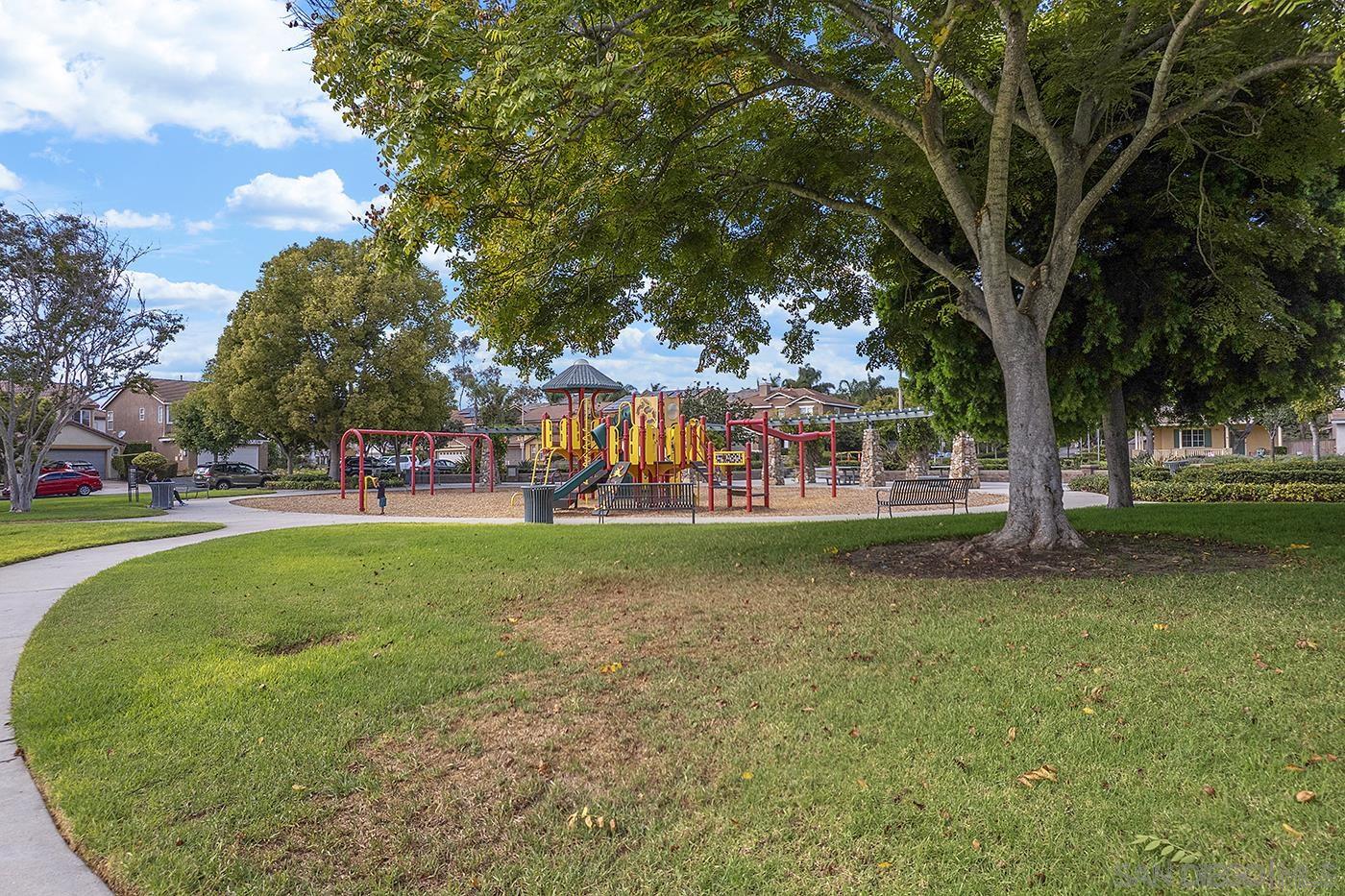 Detail Gallery Image 5 of 32 For 1411  Santa Rita E, Chula Vista,  CA 91913 - 4 Beds | 2/1 Baths