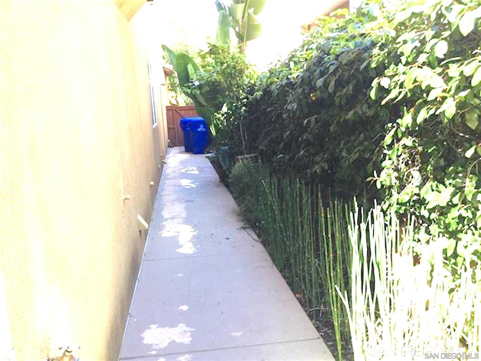 Detail Gallery Image 16 of 20 For 7023  Chapala Canyon Ct, San Diego,  CA 92129 - 5 Beds | 4 Baths