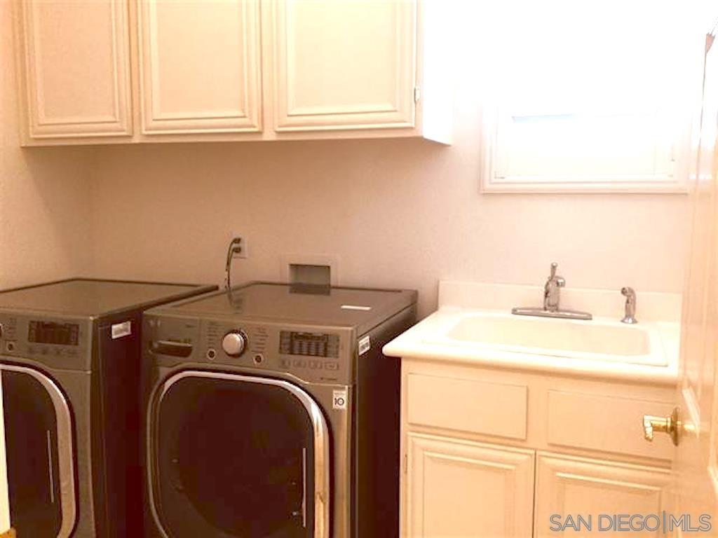 Detail Gallery Image 9 of 20 For 7023  Chapala Canyon Ct, San Diego,  CA 92129 - 5 Beds | 4 Baths