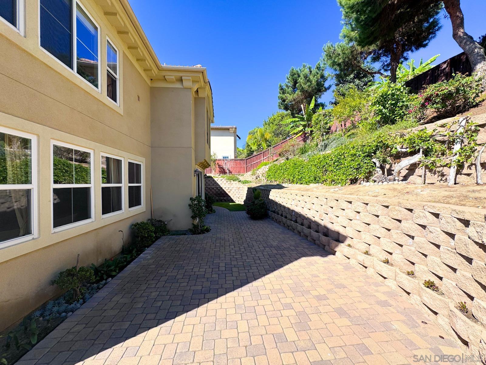Detail Gallery Image 25 of 29 For 536  Quail Pointe Lane, Encinitas,  CA 92024 - 4 Beds | 4/1 Baths