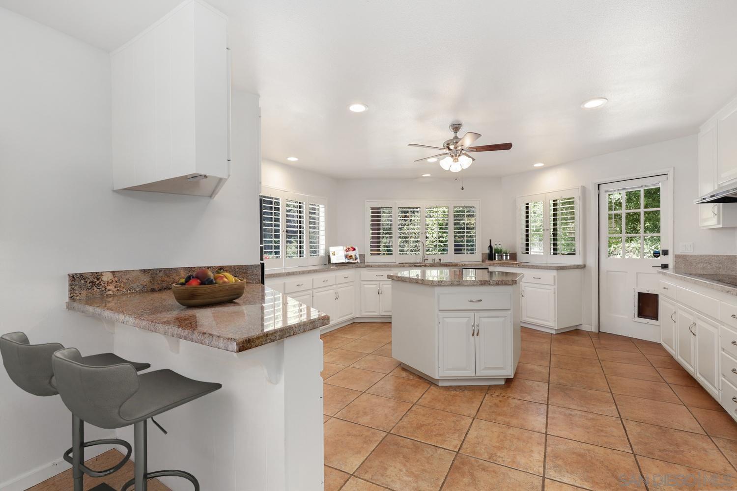 Detail Gallery Image 5 of 23 For 15406  Happy Hollow, Pauma Valley,  CA 92061 - 2 Beds | 2 Baths