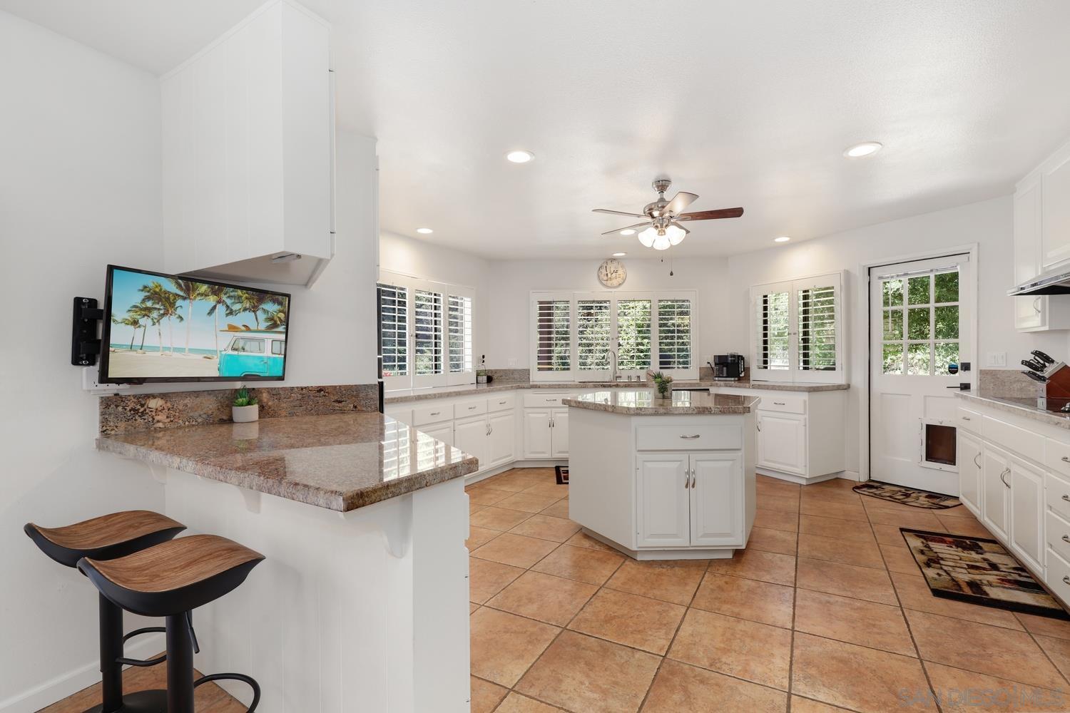 Detail Gallery Image 6 of 23 For 15406  Happy Hollow, Pauma Valley,  CA 92061 - 2 Beds | 2 Baths