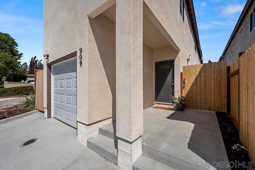 Detail Gallery Image 3 of 27 For 909  Concepcion Ave, Spring Valley,  CA 91977 - 3 Beds | 2/1 Baths