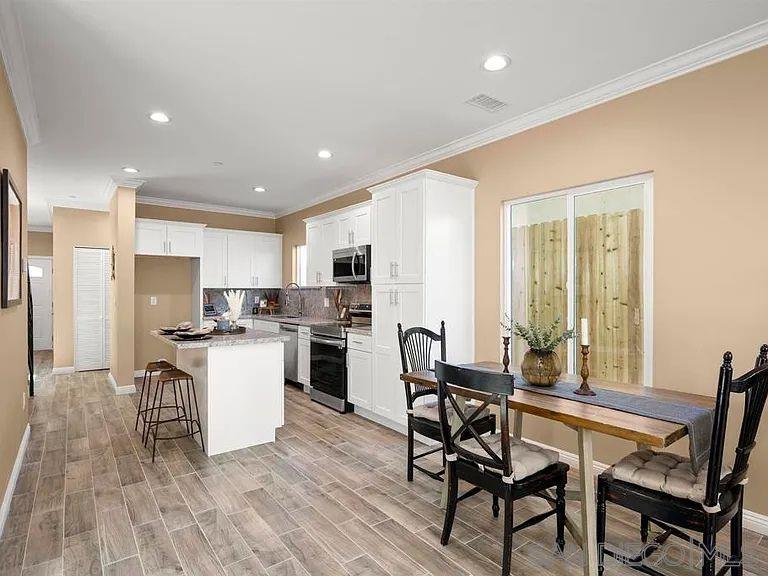 Detail Gallery Image 7 of 27 For 909  Concepcion Ave, Spring Valley,  CA 91977 - 3 Beds | 2/1 Baths