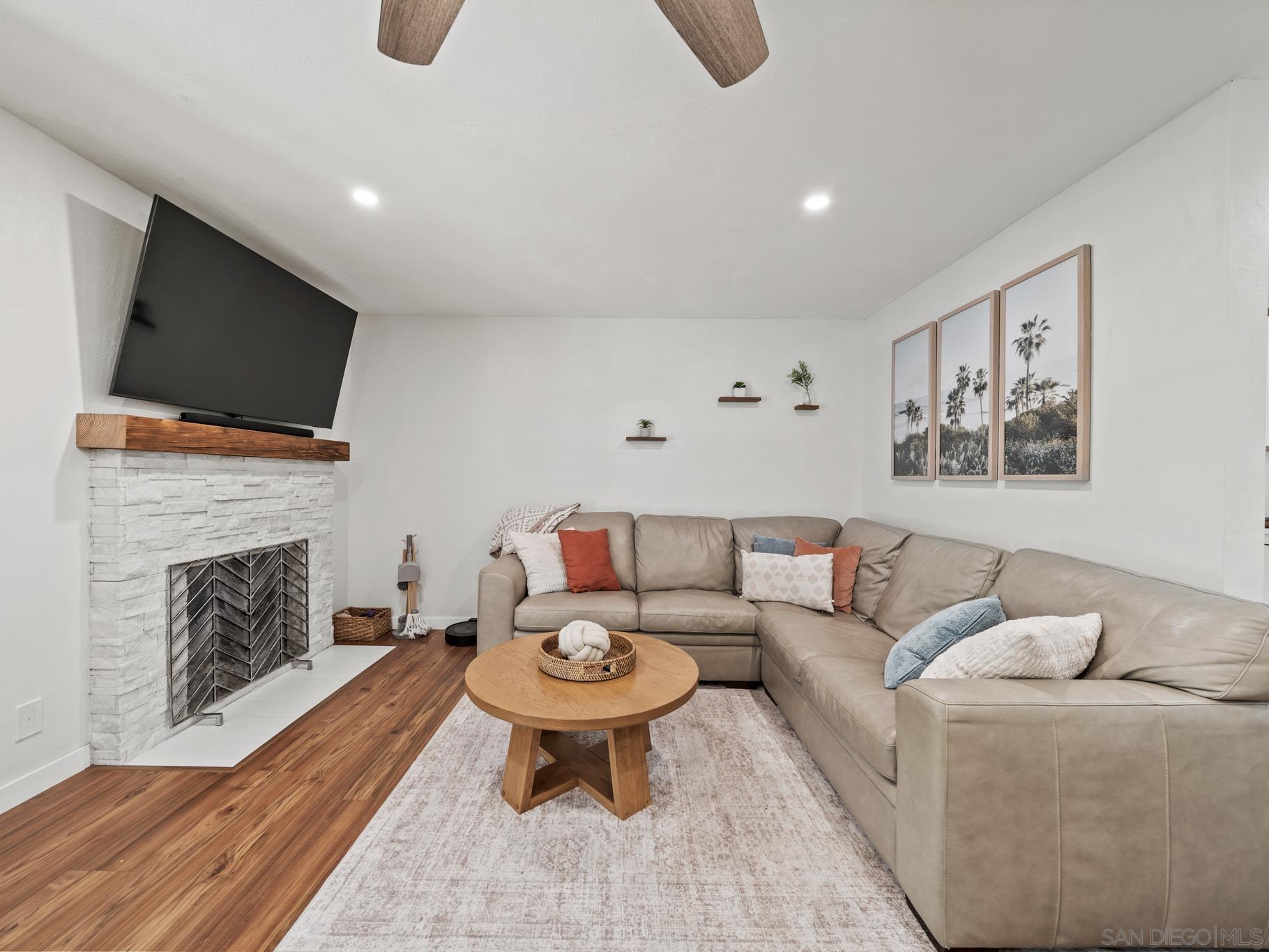 Detail Gallery Image 2 of 19 For 14154  Halper Road, Poway,  CA 92064 - 3 Beds | 2 Baths