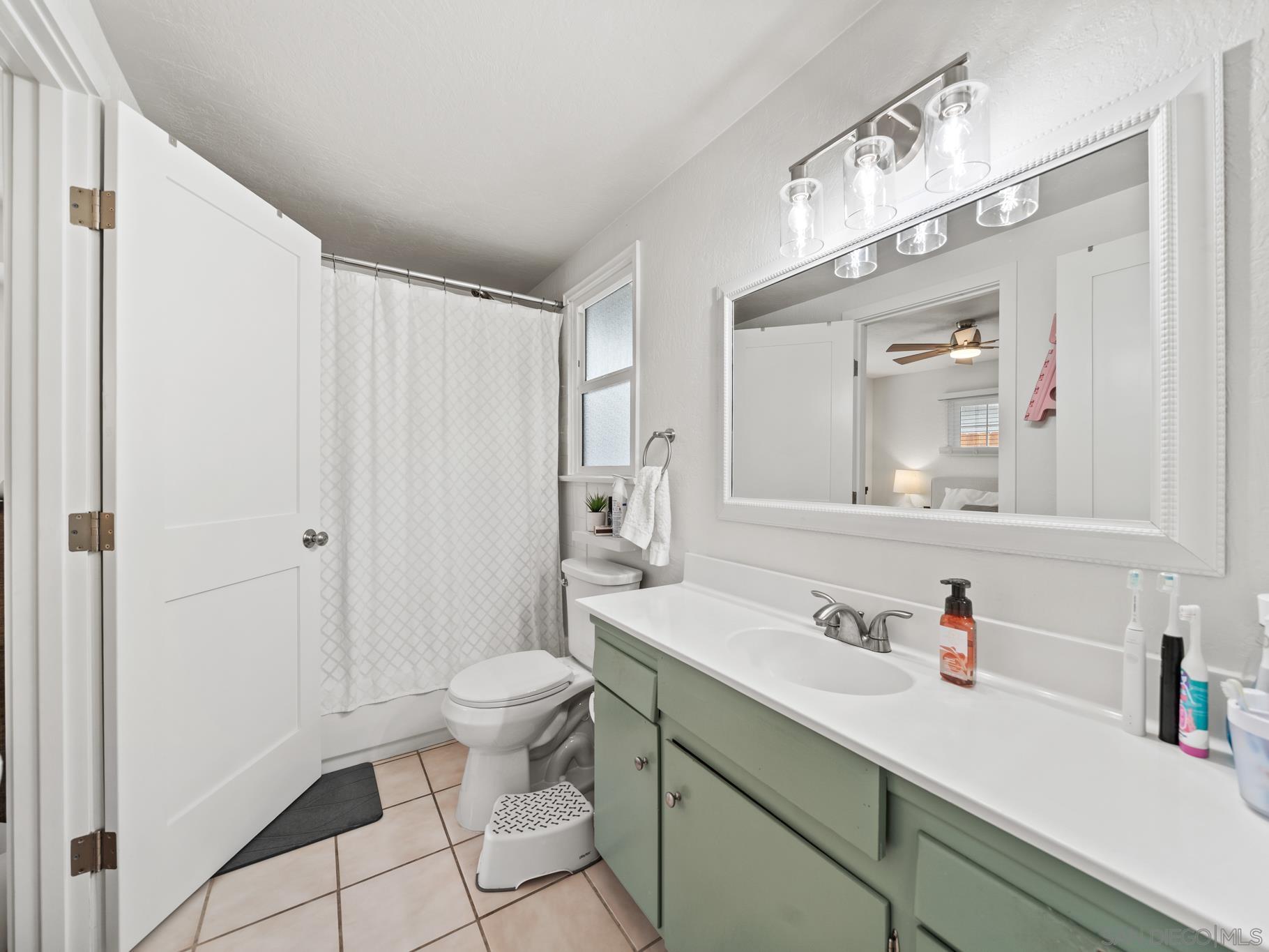 Detail Gallery Image 13 of 19 For 14154  Halper Road, Poway,  CA 92064 - 3 Beds | 2 Baths