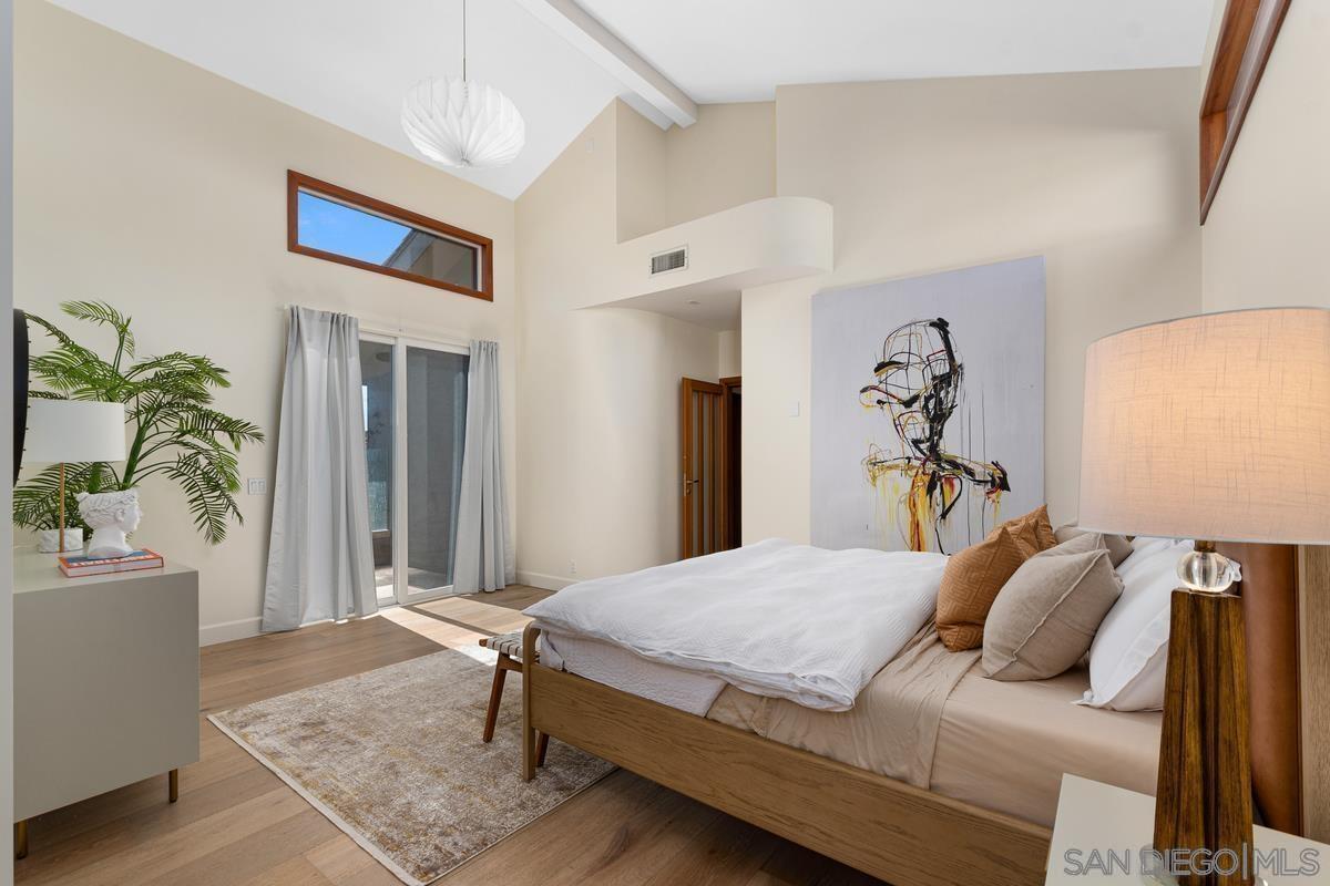 Detail Gallery Image 18 of 27 For 7911 E  El Paseo Grande, La Jolla,  CA 92037 - 5 Beds | 5/1 Baths