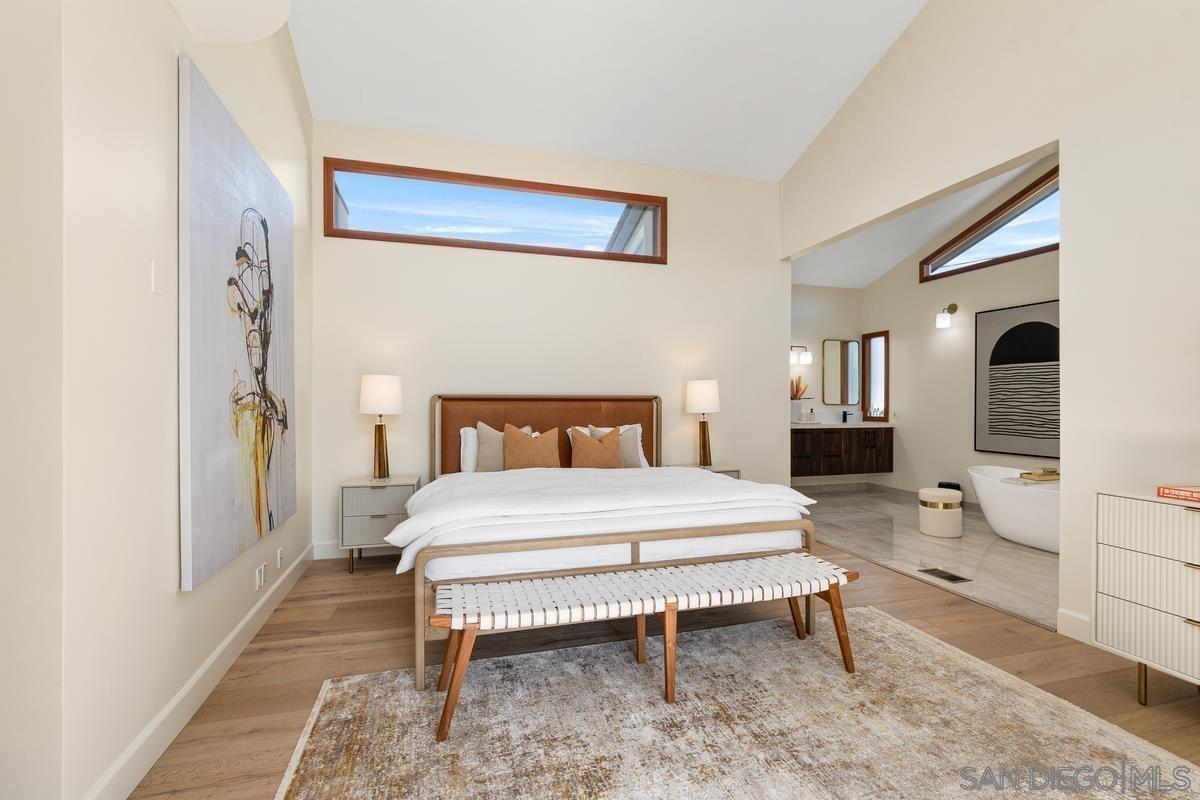 Detail Gallery Image 19 of 27 For 7911 E  El Paseo Grande, La Jolla,  CA 92037 - 5 Beds | 5/1 Baths