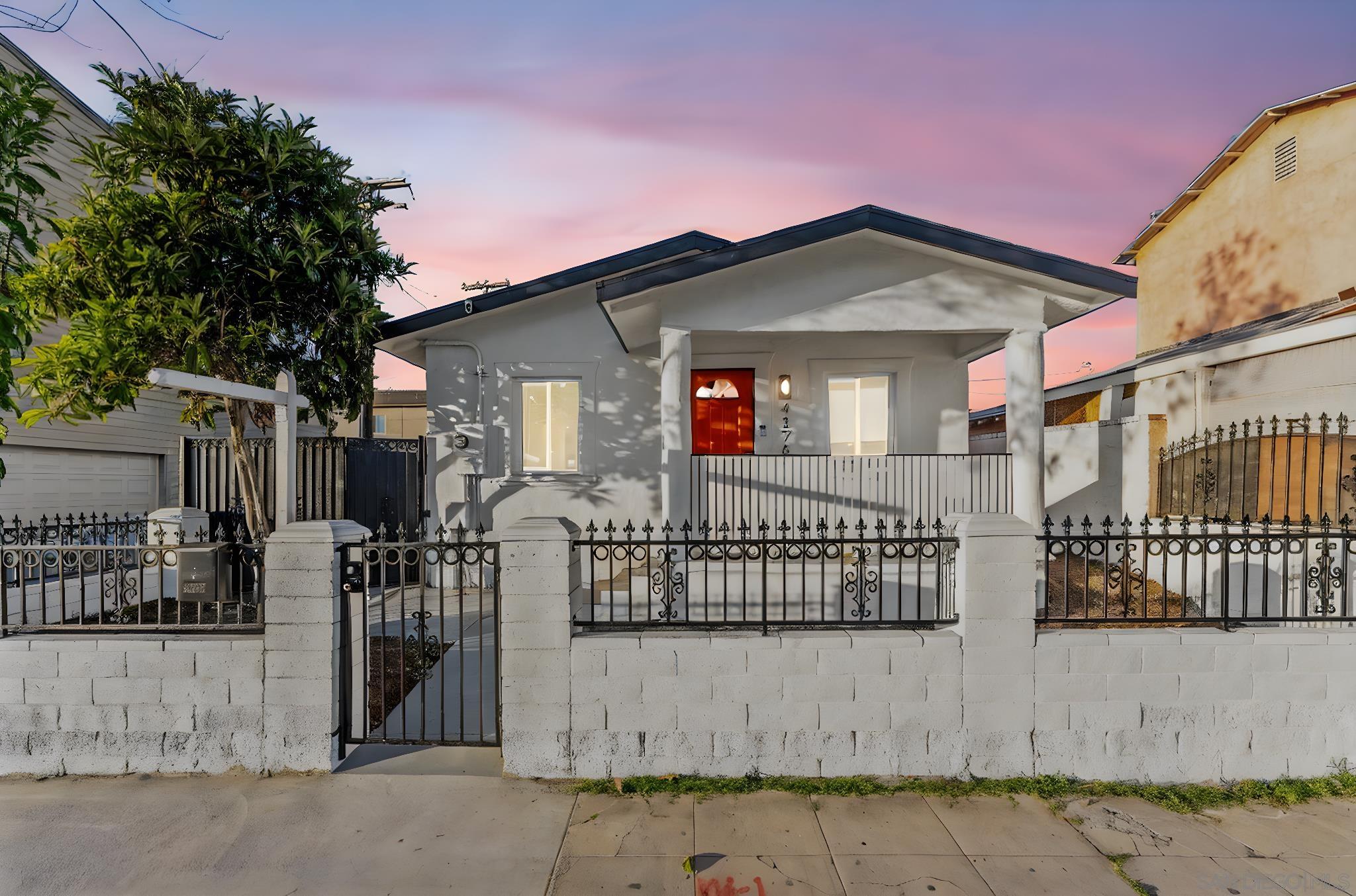 Detail Gallery Image 2 of 20 For 4376  Myrtle Ave, San Diego,  CA 92105 - 3 Beds | 2 Baths