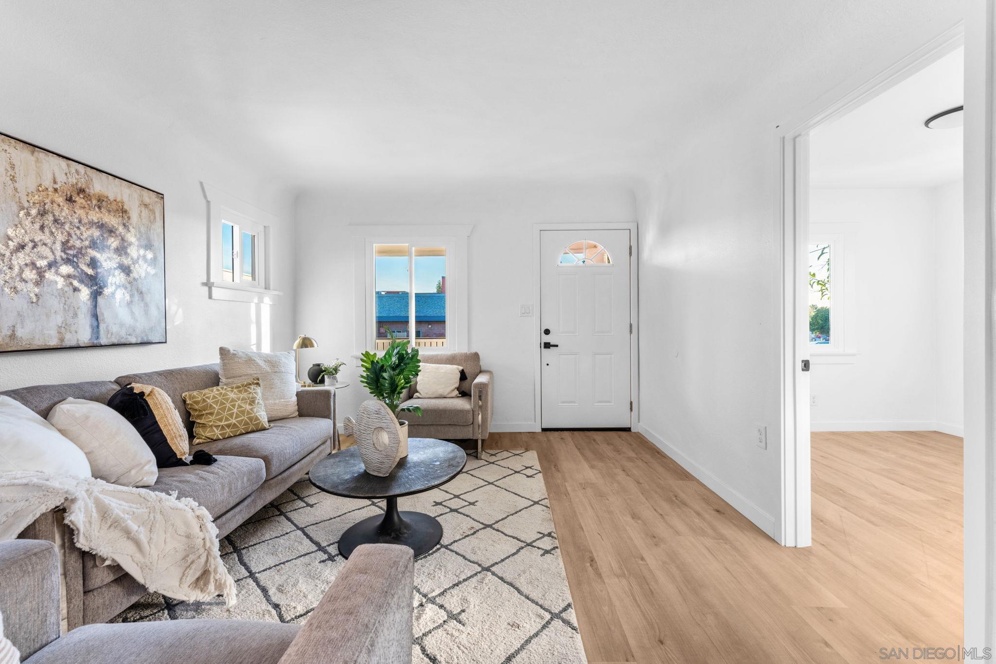 Detail Gallery Image 5 of 20 For 4376  Myrtle Ave, San Diego,  CA 92105 - 3 Beds | 2 Baths