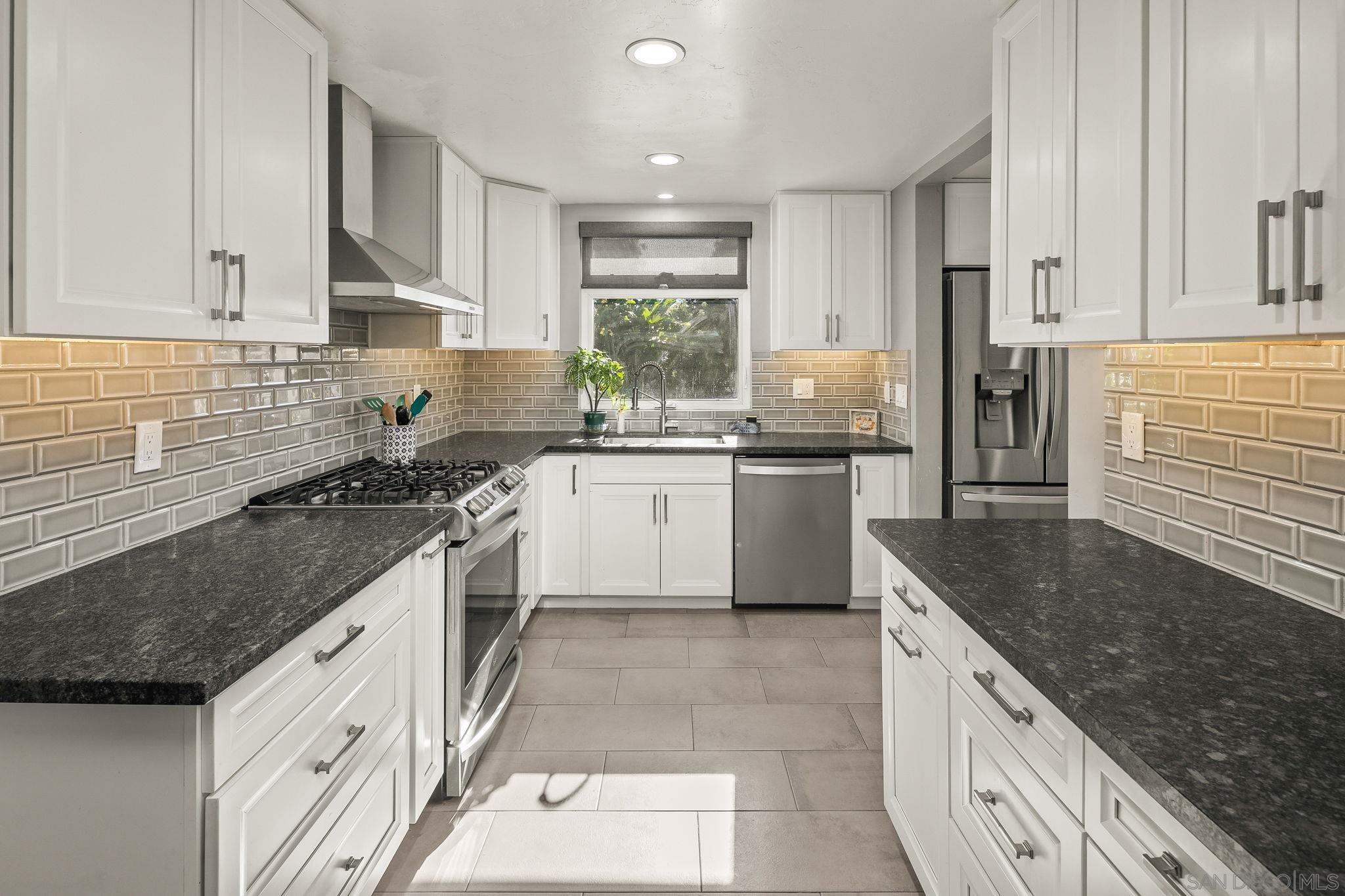 Detail Gallery Image 19 of 63 For 9219  Brookside Cir., Spring Valley,  CA 91977 - 3 Beds | 2 Baths