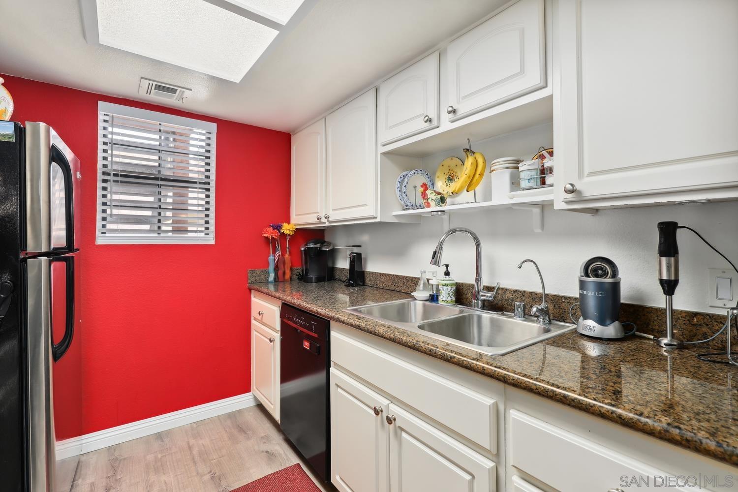 Detail Gallery Image 3 of 14 For 12047  Alta Carmel Ct  #189,  San Diego,  CA 92128 - 2 Beds | 2 Baths