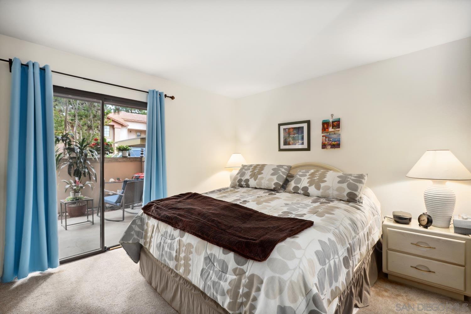 Detail Gallery Image 4 of 14 For 12047  Alta Carmel Ct  #189,  San Diego,  CA 92128 - 2 Beds | 2 Baths