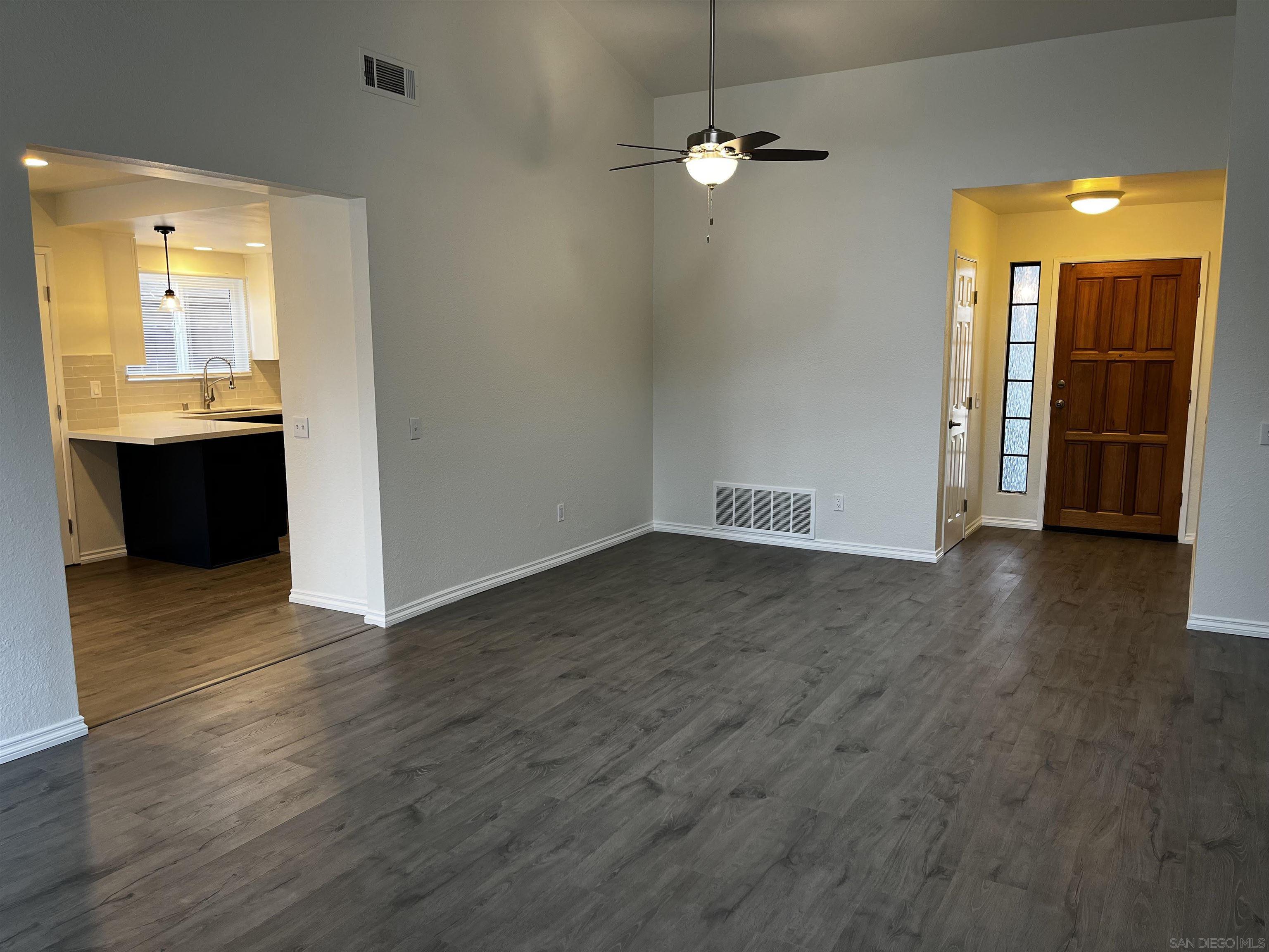 Detail Gallery Image 5 of 55 For 8758  Granite House Ln, Santee,  CA 92071 - 5 Beds | 3 Baths