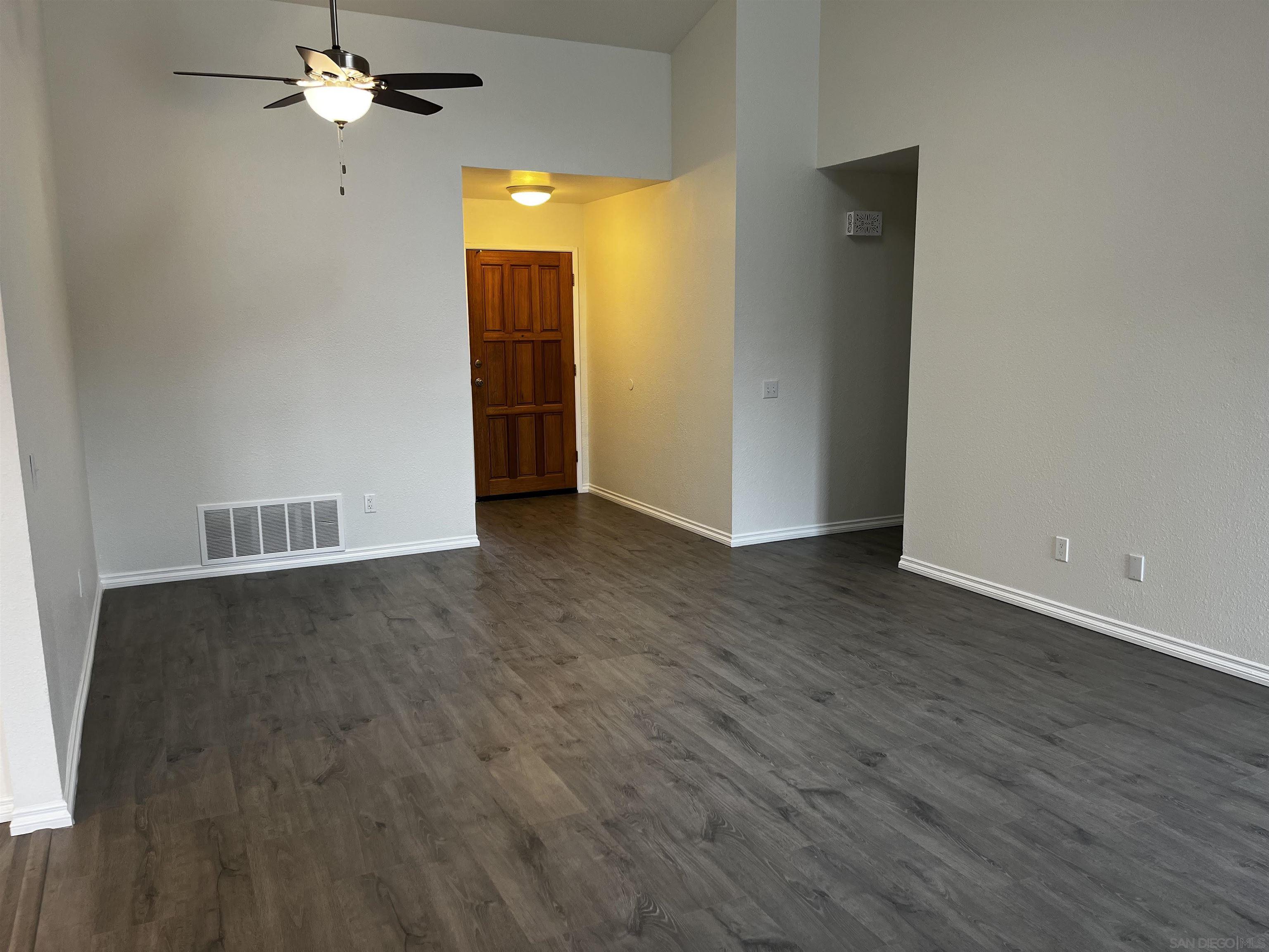 Detail Gallery Image 7 of 55 For 8758  Granite House Ln, Santee,  CA 92071 - 5 Beds | 3 Baths