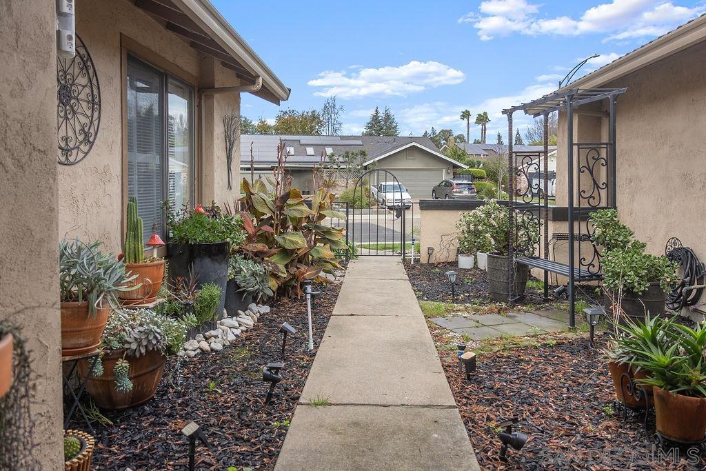 Detail Gallery Image 4 of 58 For 2374  Pheasant Run Circle, Stockton,  CA 95207 - 4 Beds | 2 Baths