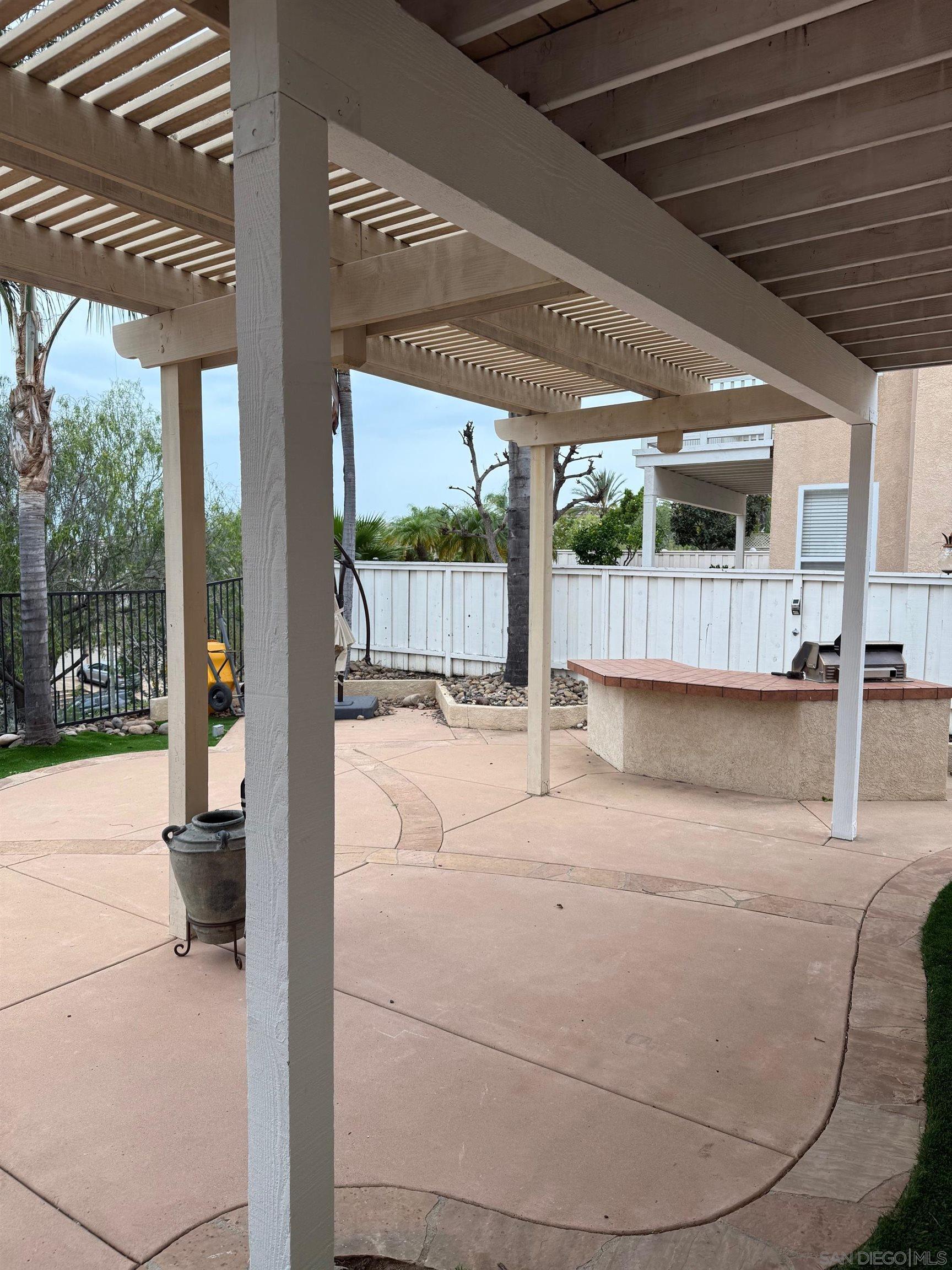 Detail Gallery Image 12 of 14 For 12184  Oakview Way, San Diego,  CA 92128 - 5 Beds | 3/1 Baths