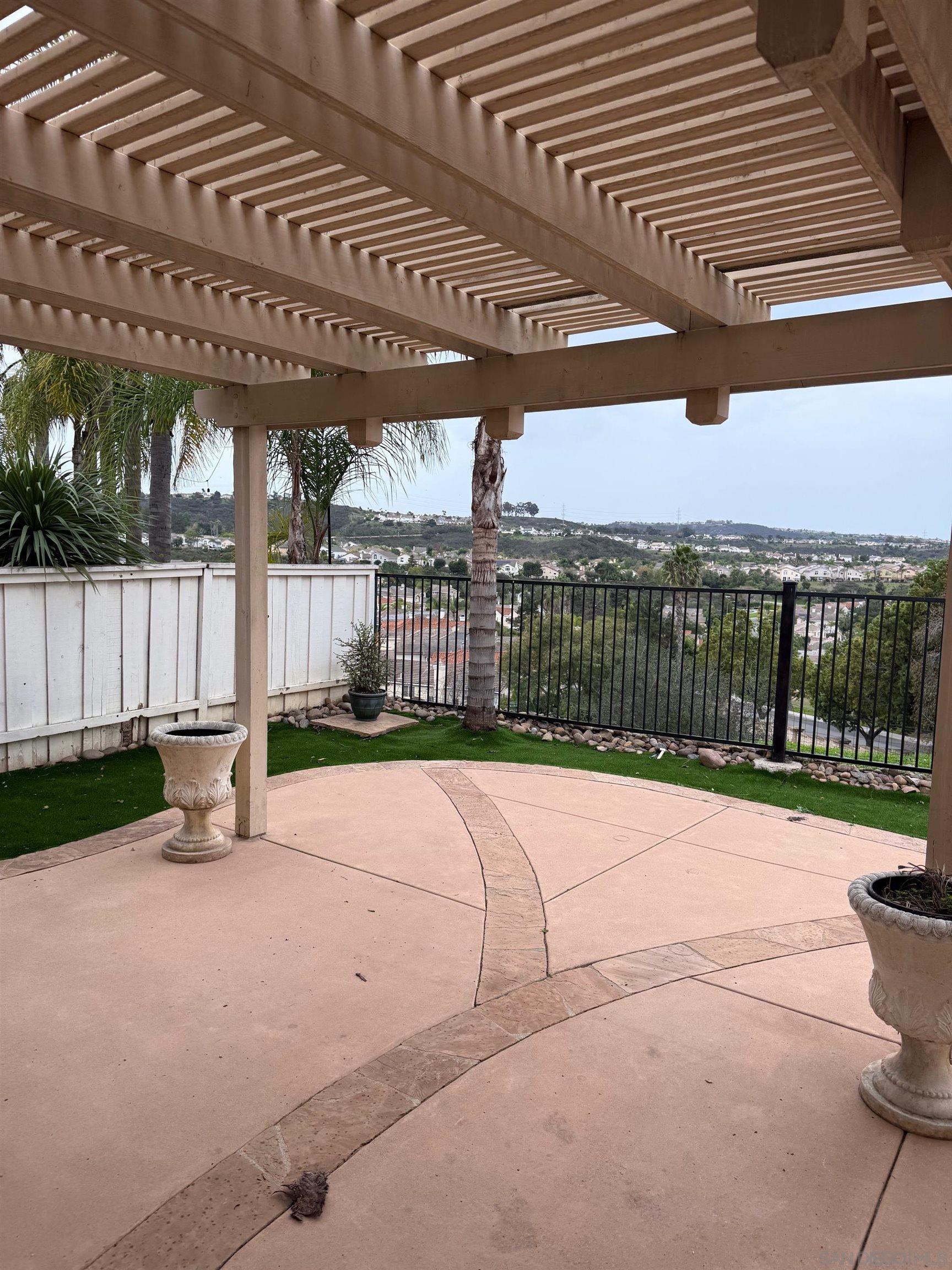 Detail Gallery Image 13 of 14 For 12184  Oakview Way, San Diego,  CA 92128 - 5 Beds | 3/1 Baths