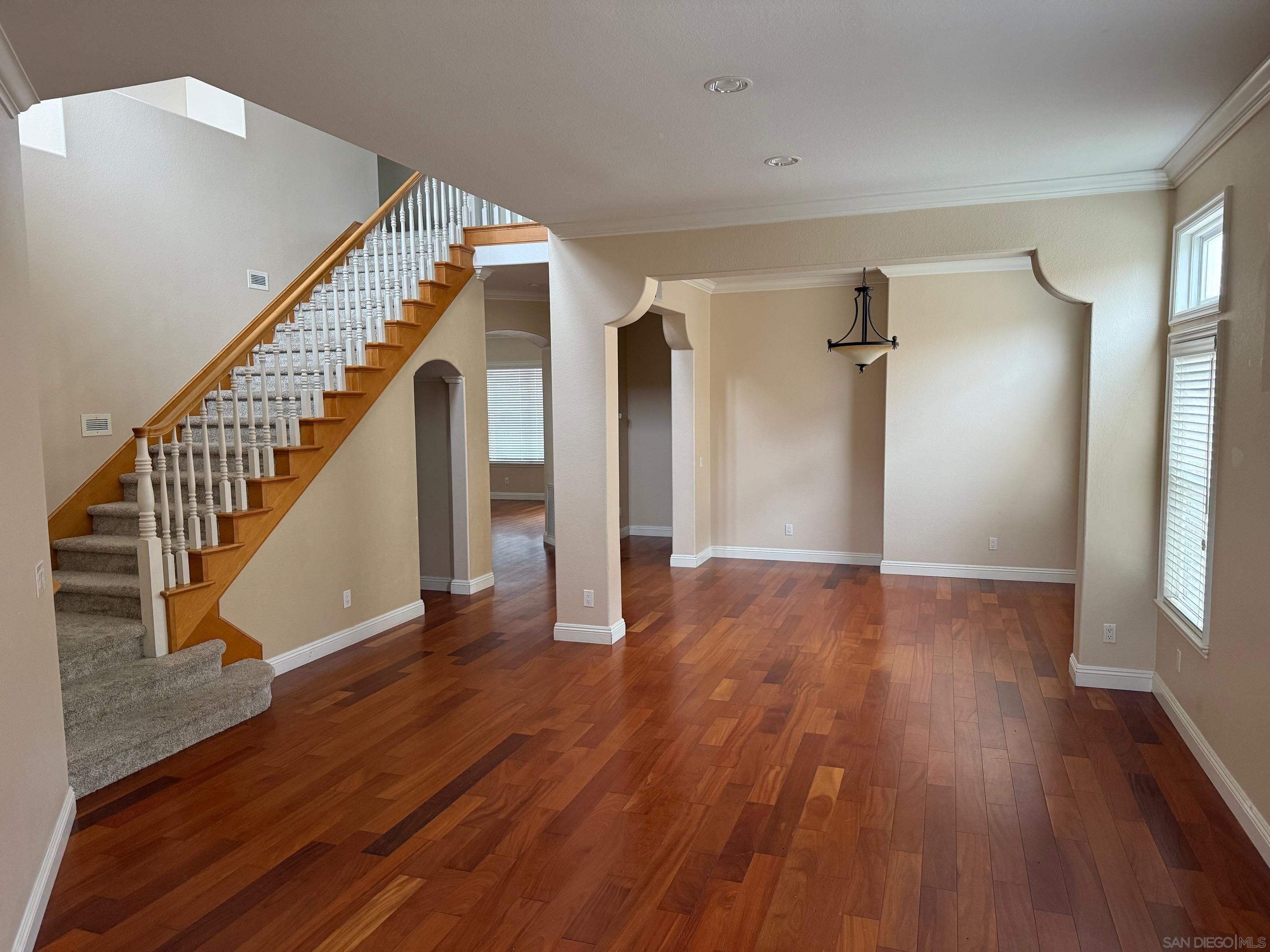 Detail Gallery Image 3 of 14 For 12184  Oakview Way, San Diego,  CA 92128 - 5 Beds | 3/1 Baths