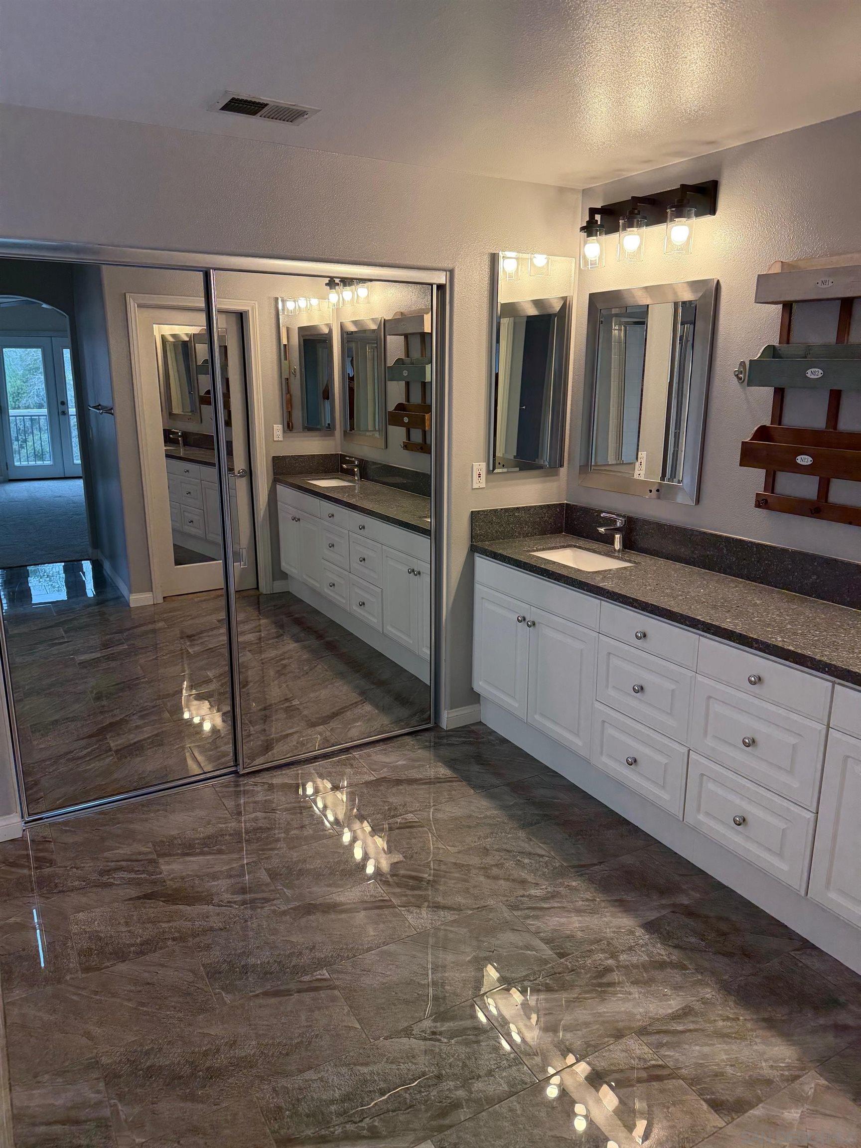 Detail Gallery Image 10 of 14 For 12184  Oakview Way, San Diego,  CA 92128 - 5 Beds | 3/1 Baths