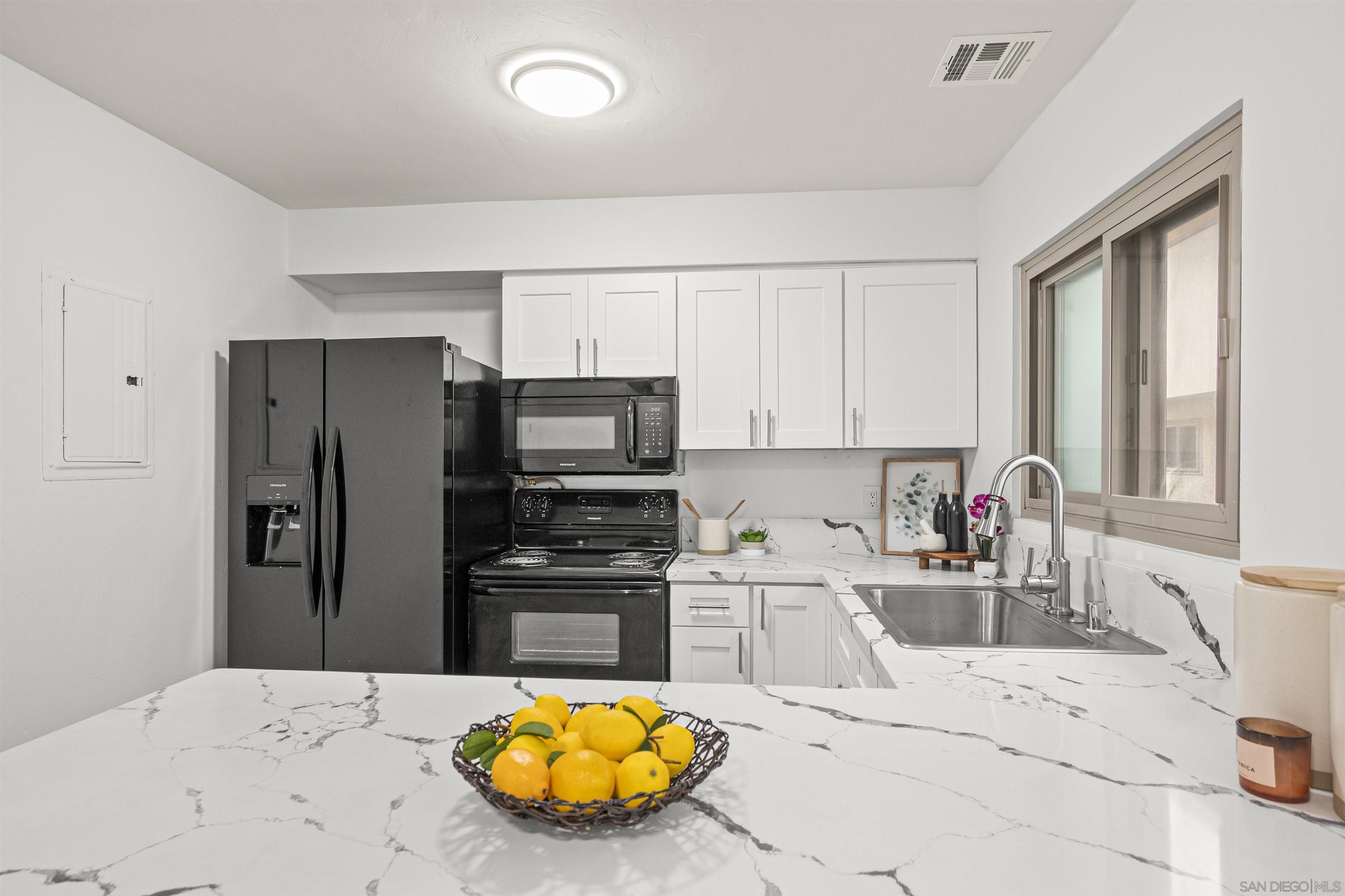 Detail Gallery Image 24 of 47 For 2640  Worden St  #214,  San Diego,  CA 92110 - 2 Beds | 1/1 Baths