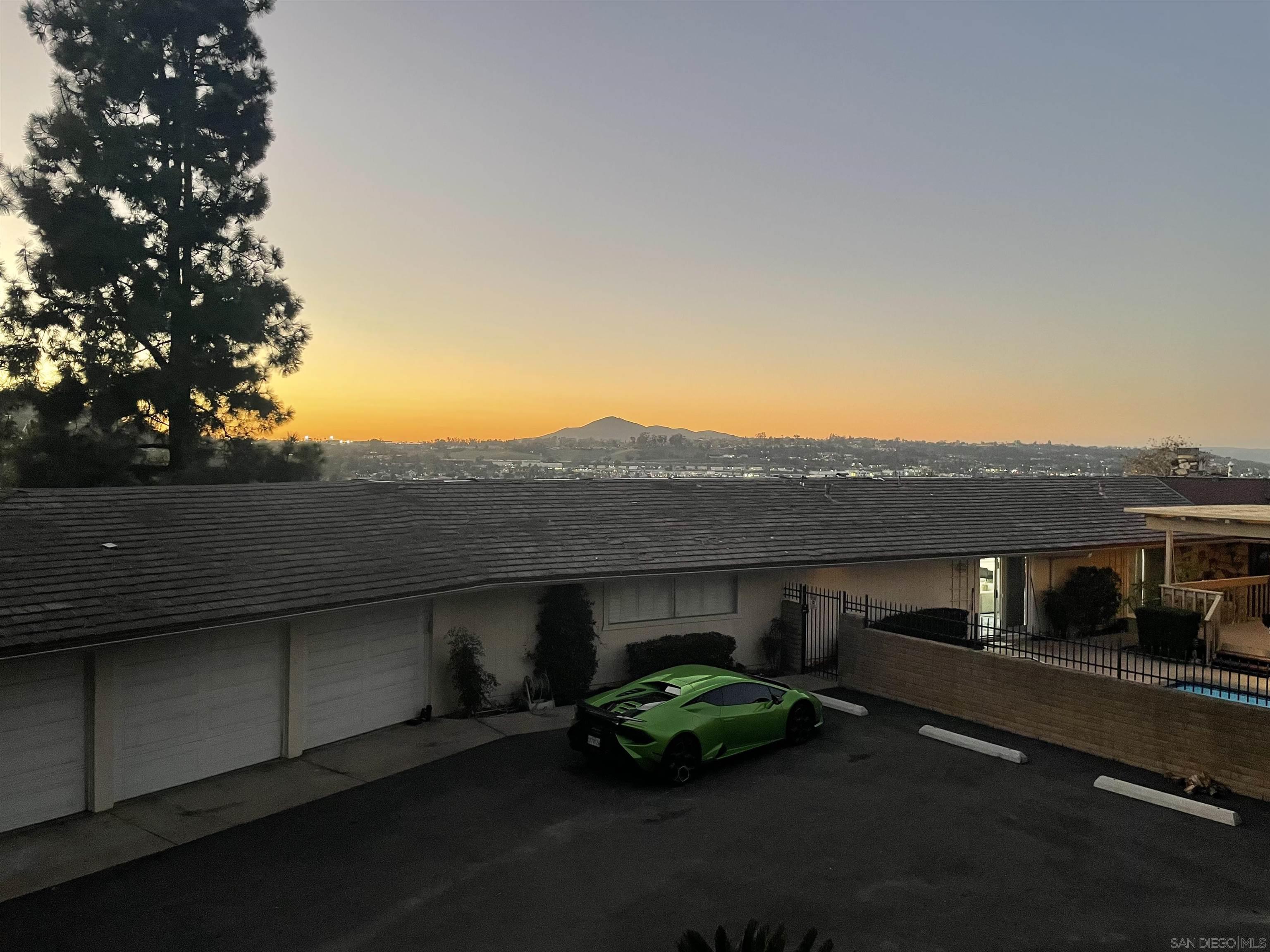 Detail Gallery Image 2 of 71 For 204  Cajon View Dr., El Cajon,  CA 92020 - 4 Beds | 3/1 Baths