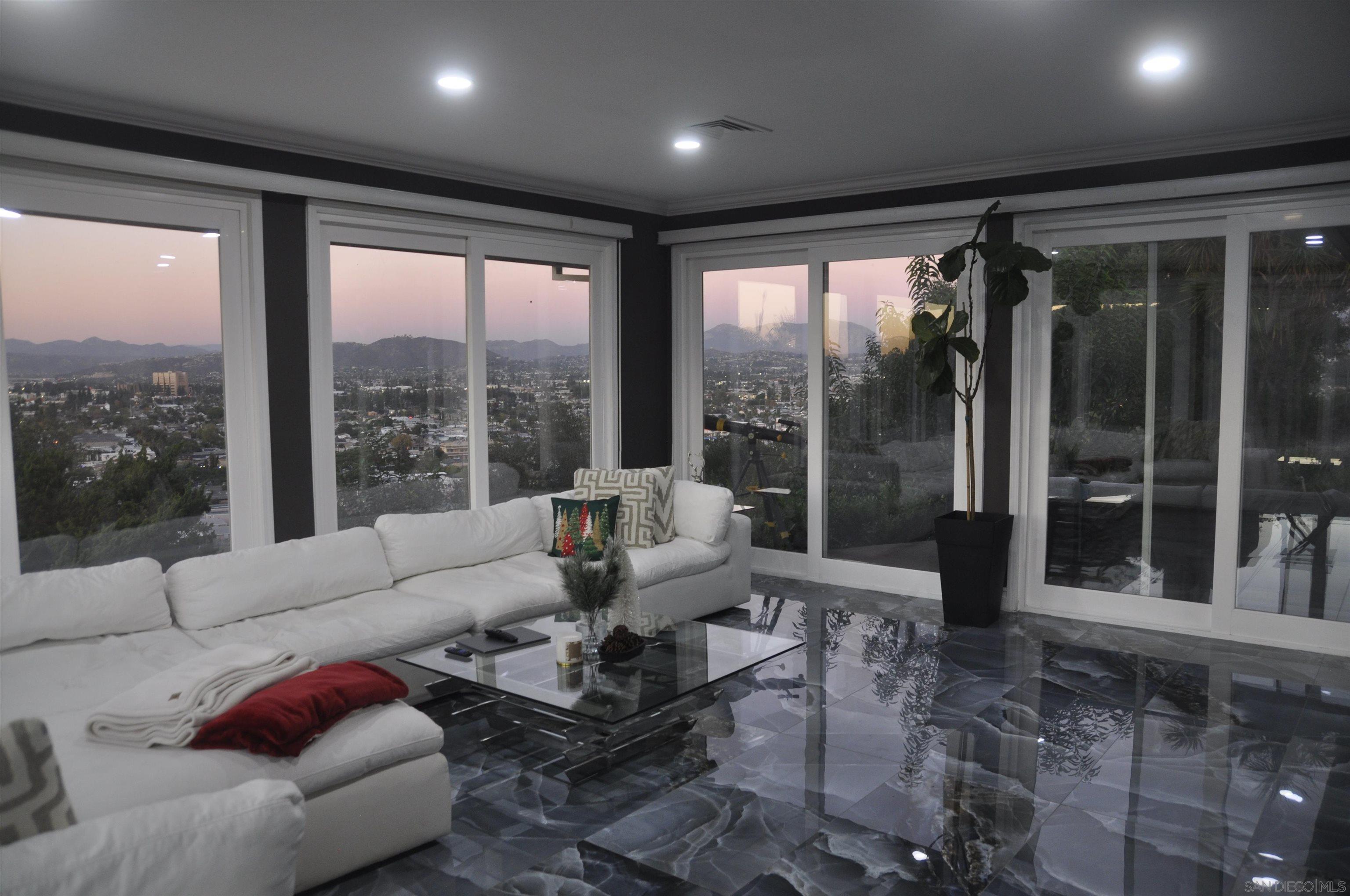 Detail Gallery Image 21 of 71 For 204  Cajon View Dr., El Cajon,  CA 92020 - 4 Beds | 3/1 Baths