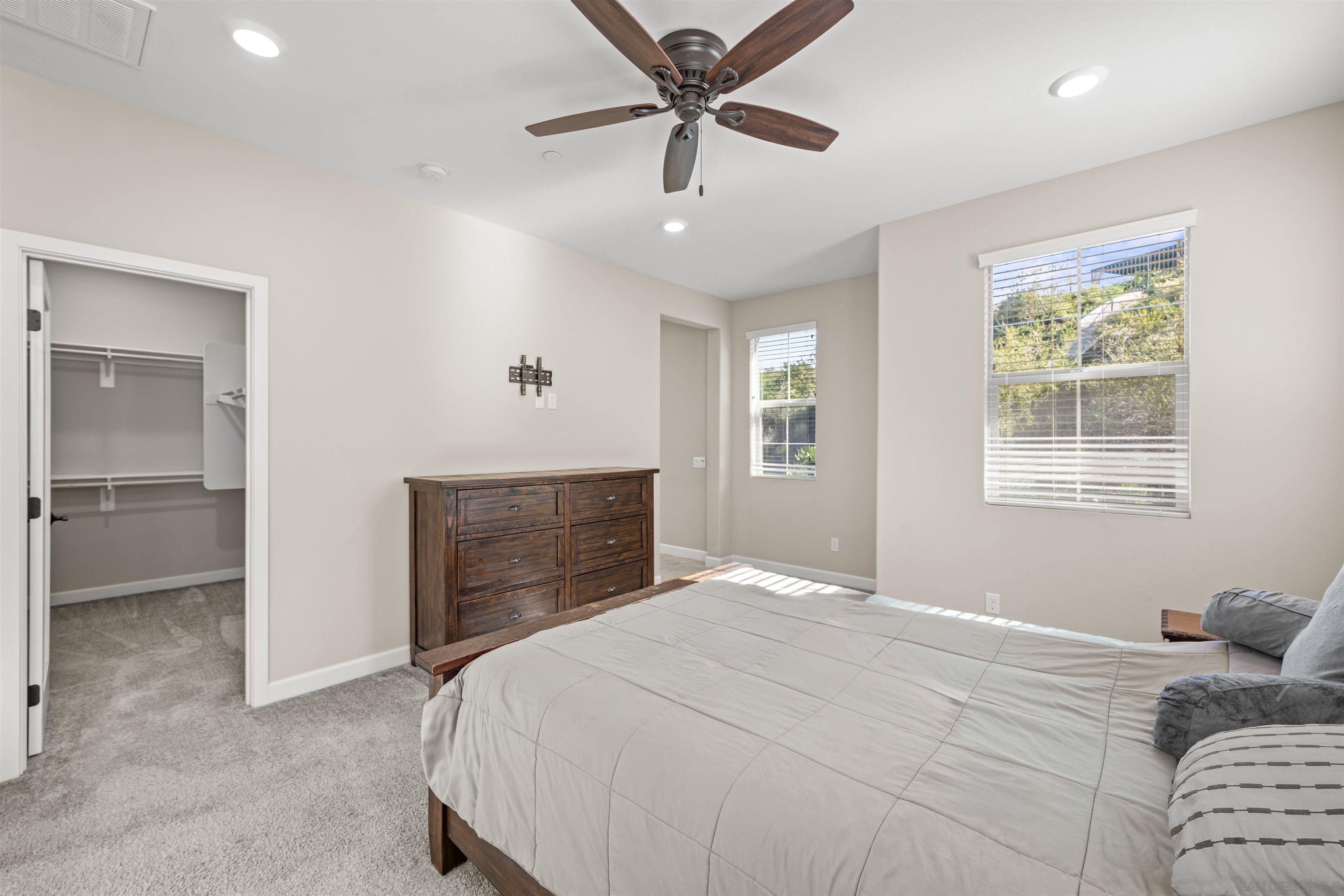 Detail Gallery Image 22 of 44 For 1151  Delpy View Pt, Vista,  CA 92084 - 4 Beds | 2/1 Baths