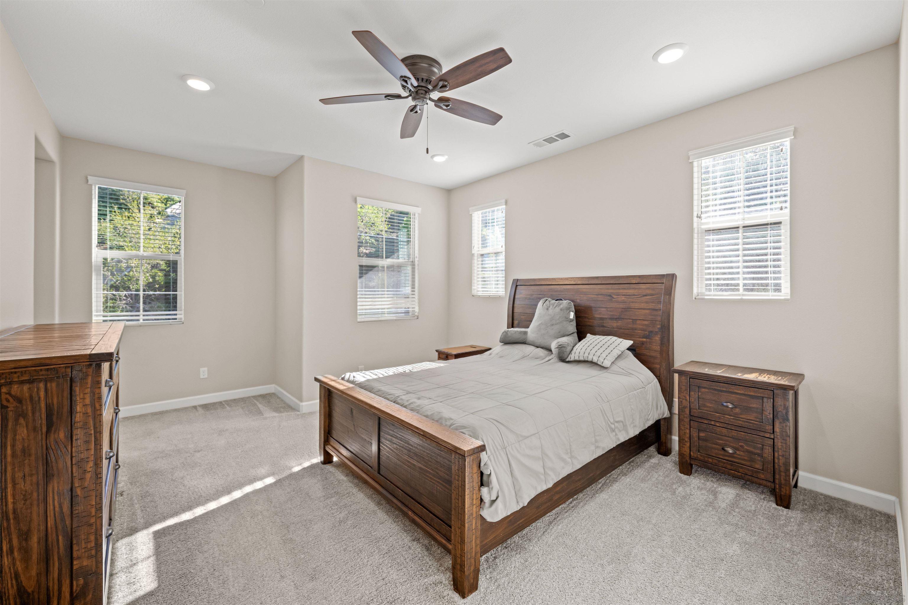 Detail Gallery Image 25 of 44 For 1151  Delpy View Pt, Vista,  CA 92084 - 4 Beds | 2/1 Baths