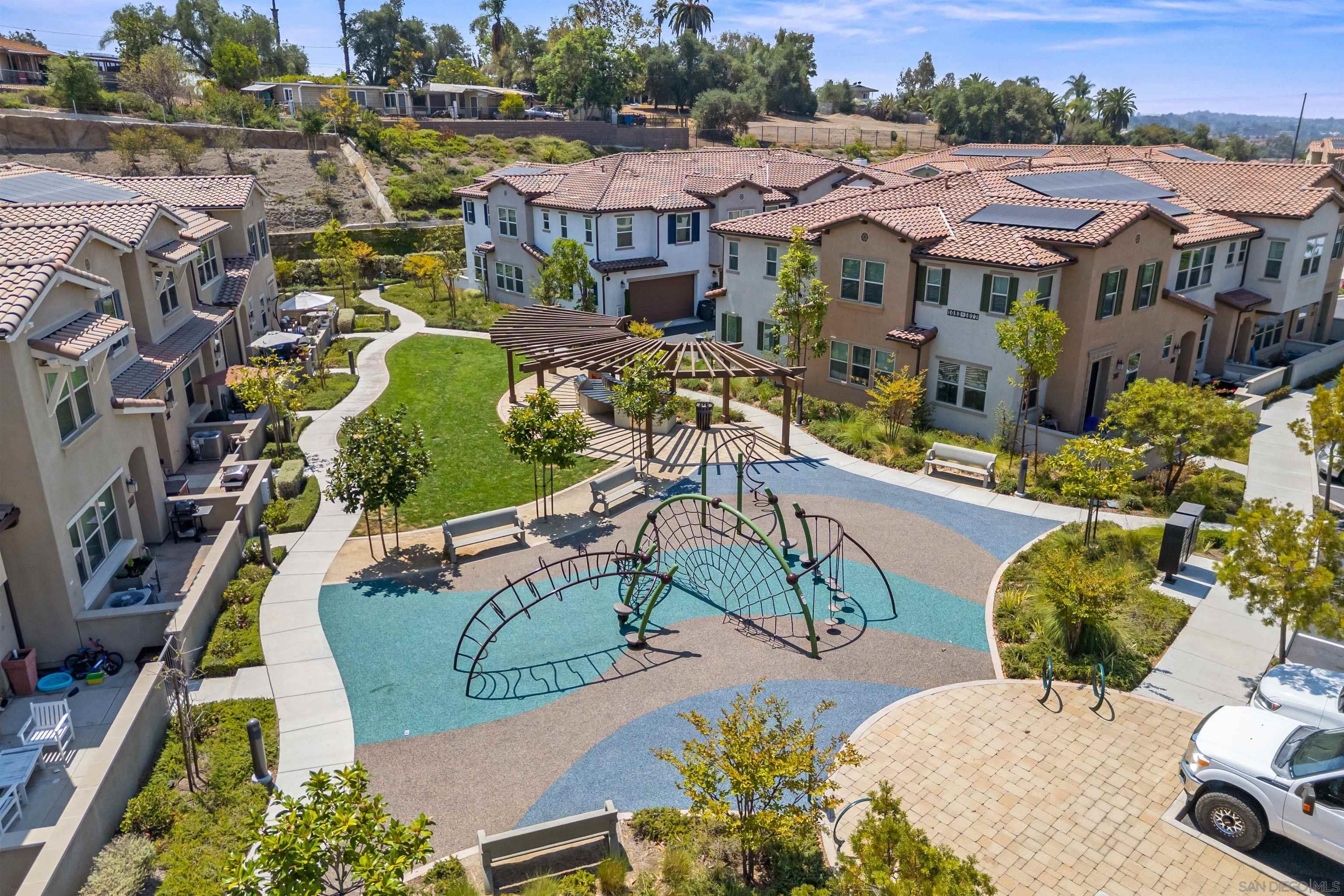 Detail Gallery Image 35 of 44 For 1151  Delpy View Pt, Vista,  CA 92084 - 4 Beds | 2/1 Baths