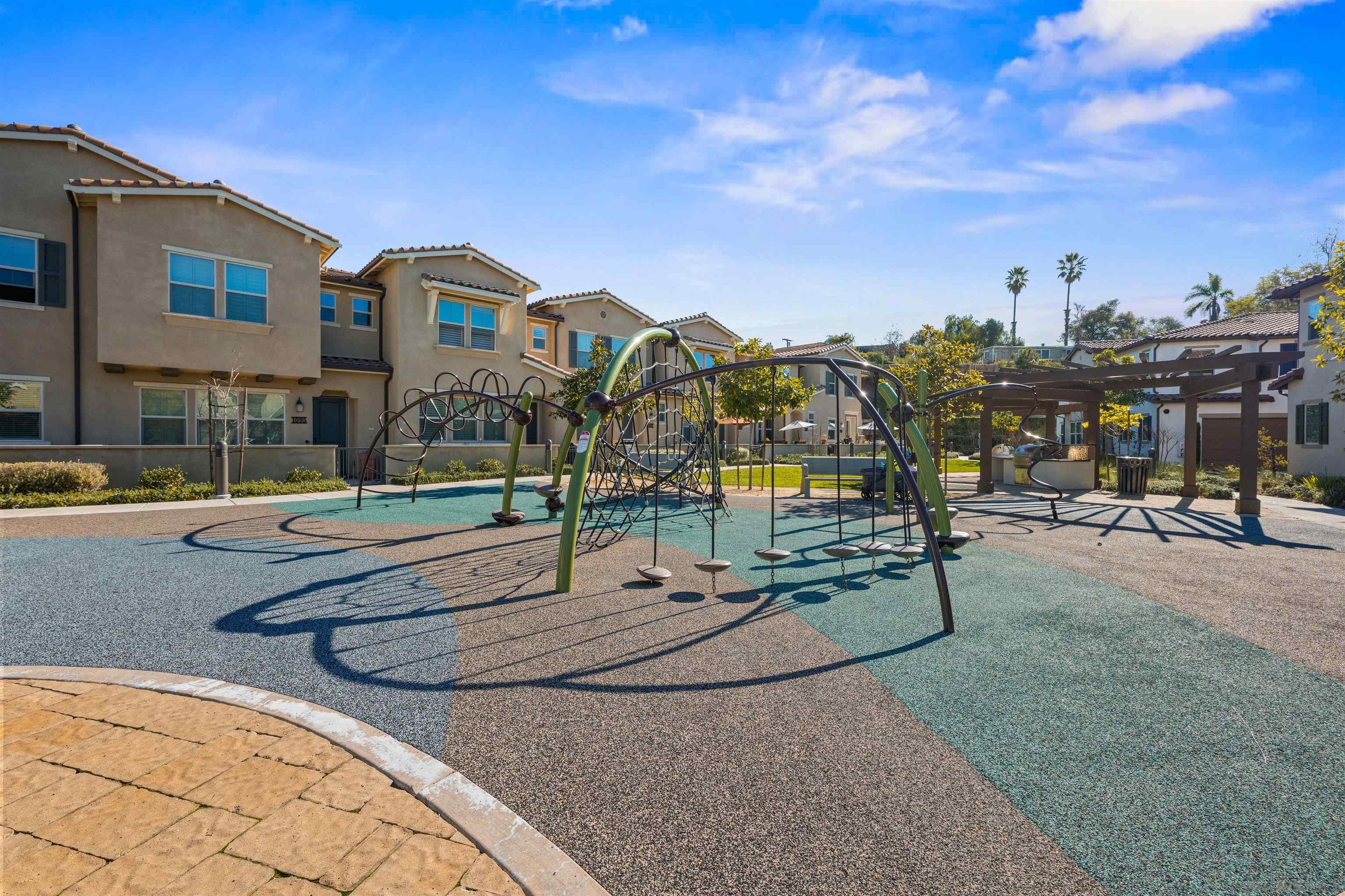 Detail Gallery Image 36 of 44 For 1151  Delpy View Pt, Vista,  CA 92084 - 4 Beds | 2/1 Baths