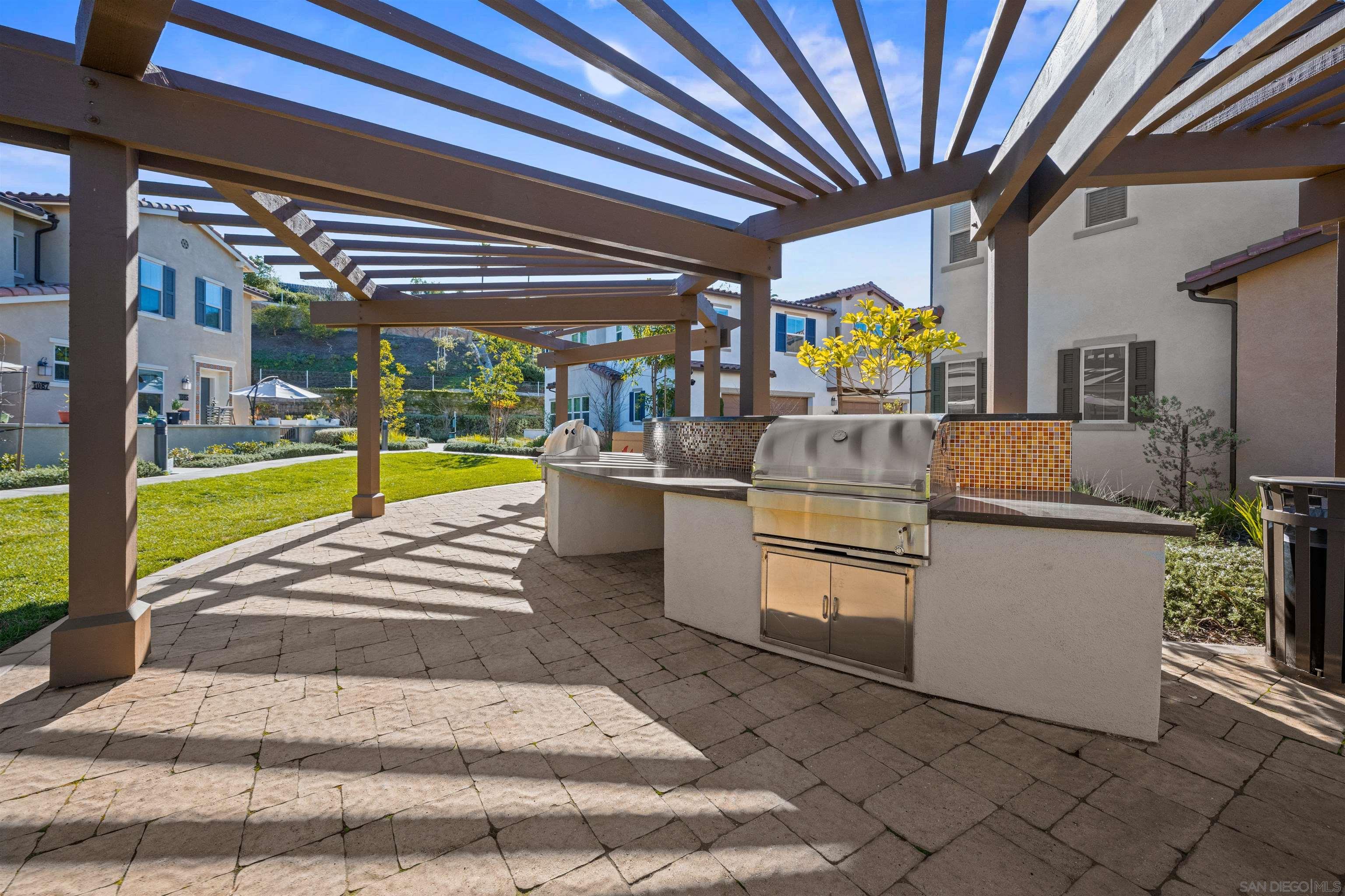 Detail Gallery Image 37 of 44 For 1151  Delpy View Pt, Vista,  CA 92084 - 4 Beds | 2/1 Baths