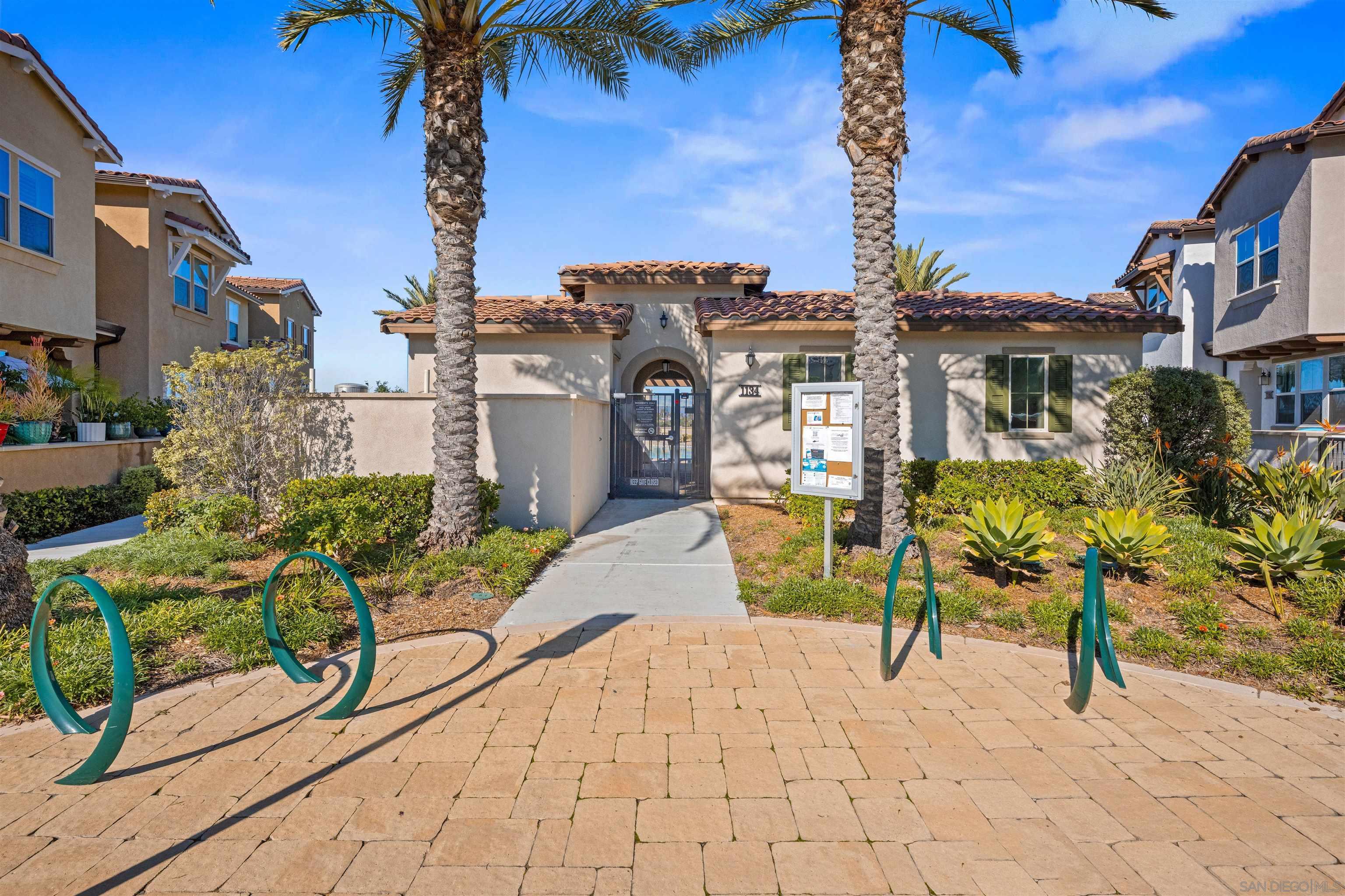 Detail Gallery Image 38 of 44 For 1151  Delpy View Pt, Vista,  CA 92084 - 4 Beds | 2/1 Baths