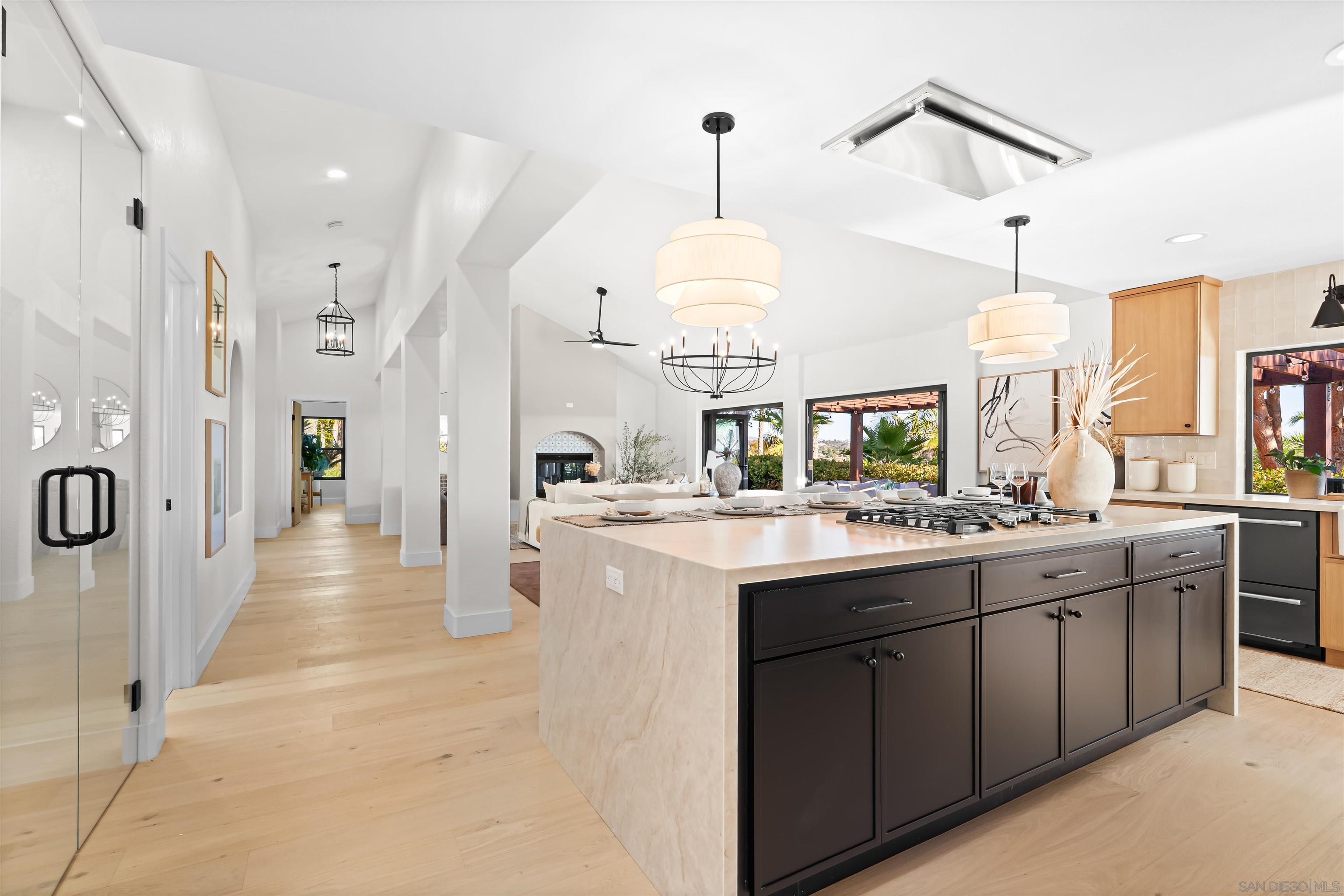 Detail Gallery Image 11 of 72 For 1170  Rancho Encinitas Dr, Encinitas,  CA 92024 - 4 Beds | 3/1 Baths