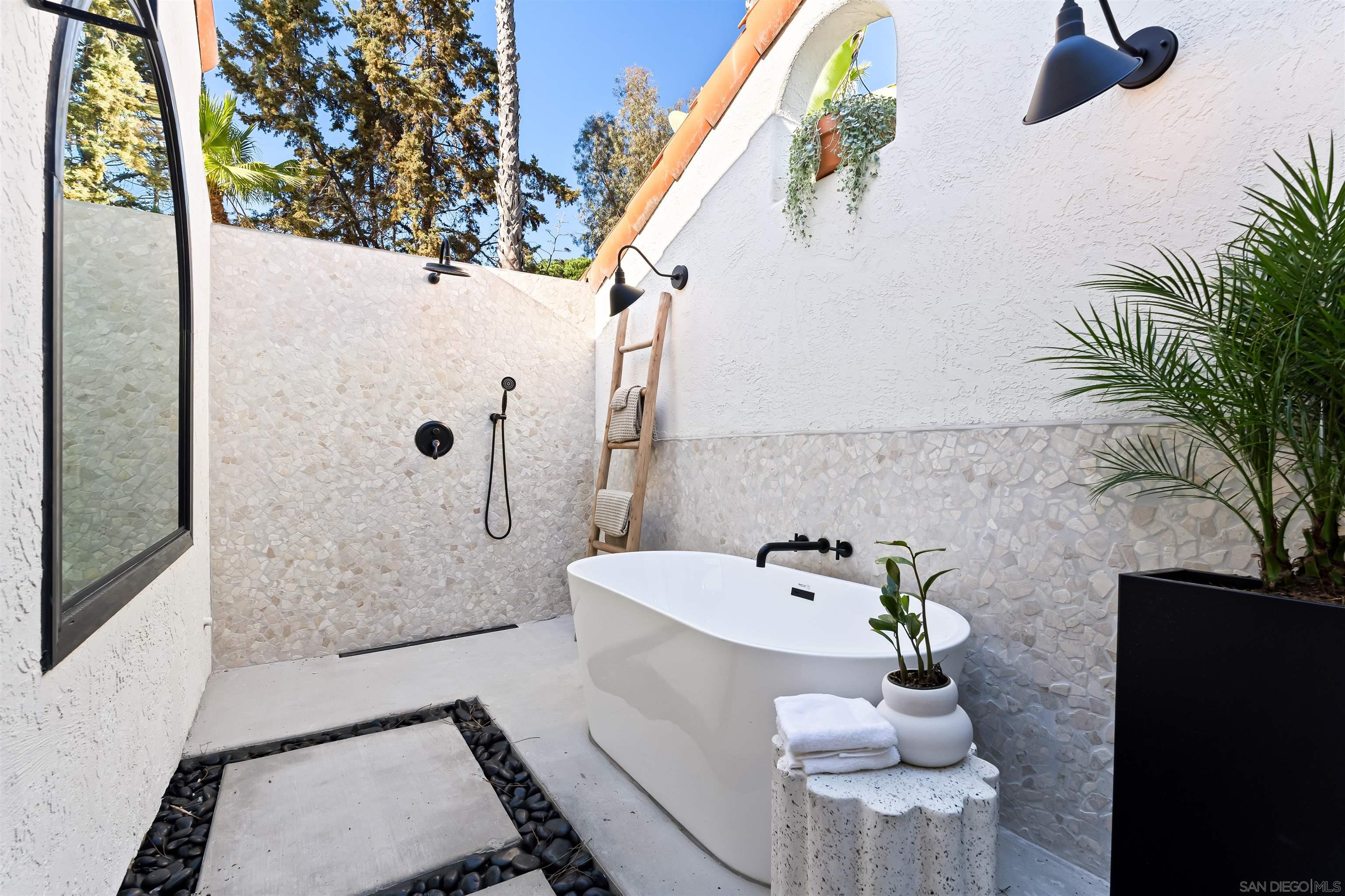 Detail Gallery Image 39 of 72 For 1170  Rancho Encinitas Dr, Encinitas,  CA 92024 - 4 Beds | 3/1 Baths