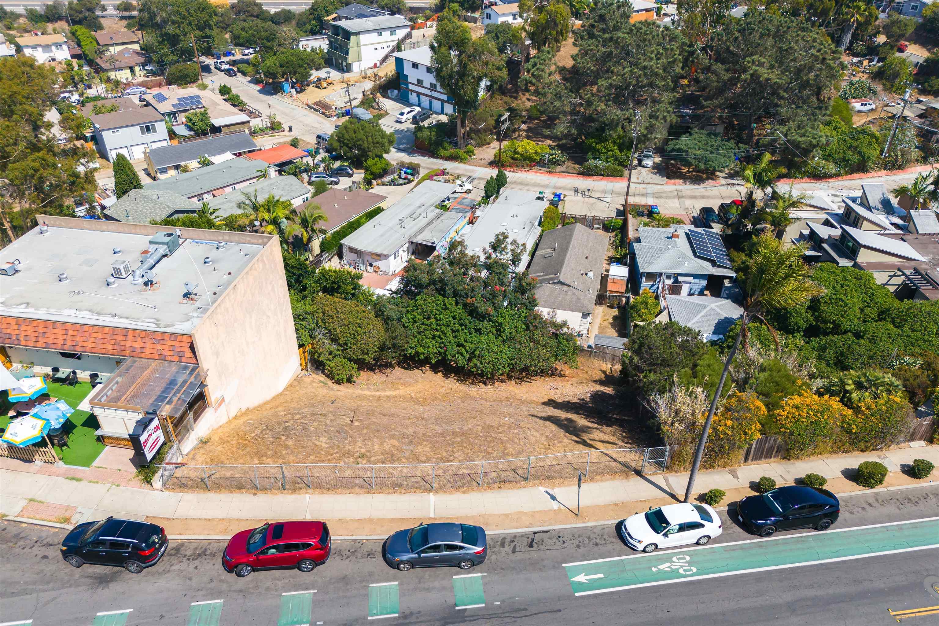 Detail Gallery Image 4 of 24 For Voltaire St, San Diego,  CA 92107 - – Beds | – Baths