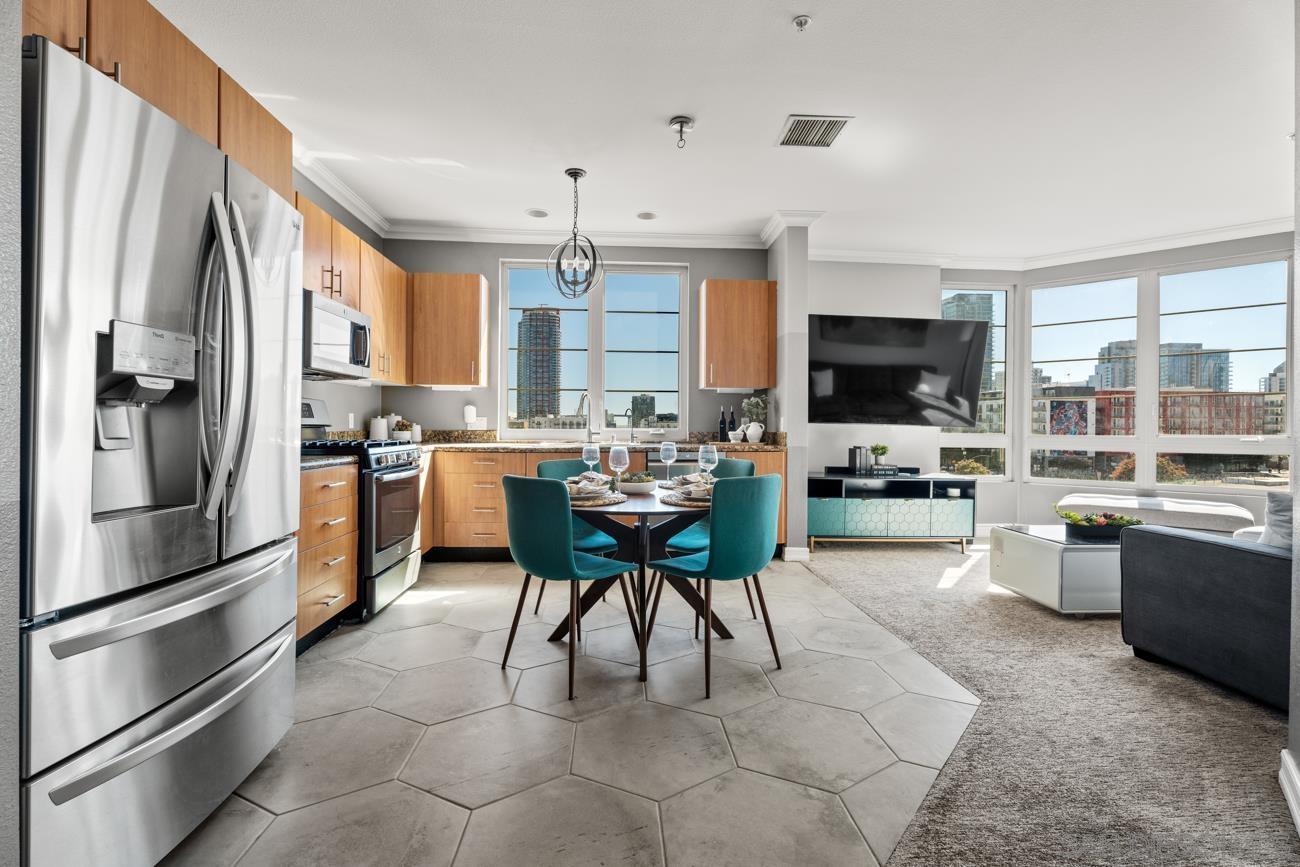 Detail Gallery Image 2 of 34 For 1400  Broadway  #1505,  San Diego,  CA 92101 - 3 Beds | 2 Baths