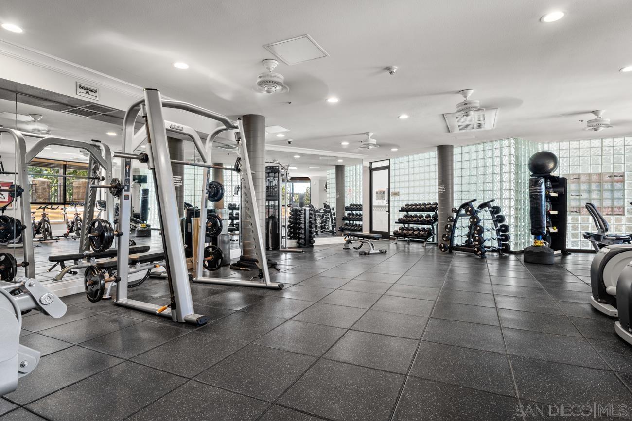 Detail Gallery Image 27 of 34 For 1400  Broadway  #1505,  San Diego,  CA 92101 - 3 Beds | 2 Baths