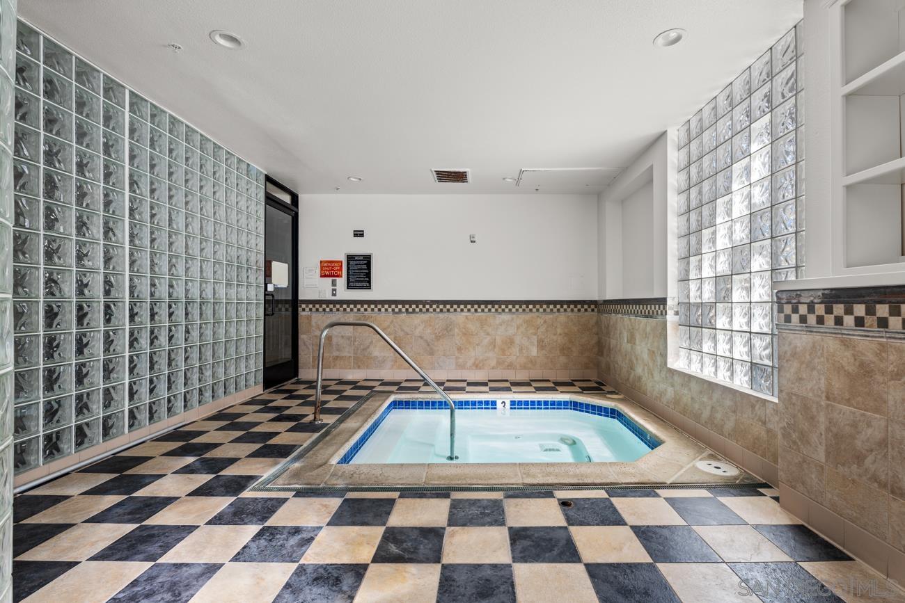 Detail Gallery Image 29 of 34 For 1400  Broadway  #1505,  San Diego,  CA 92101 - 3 Beds | 2 Baths