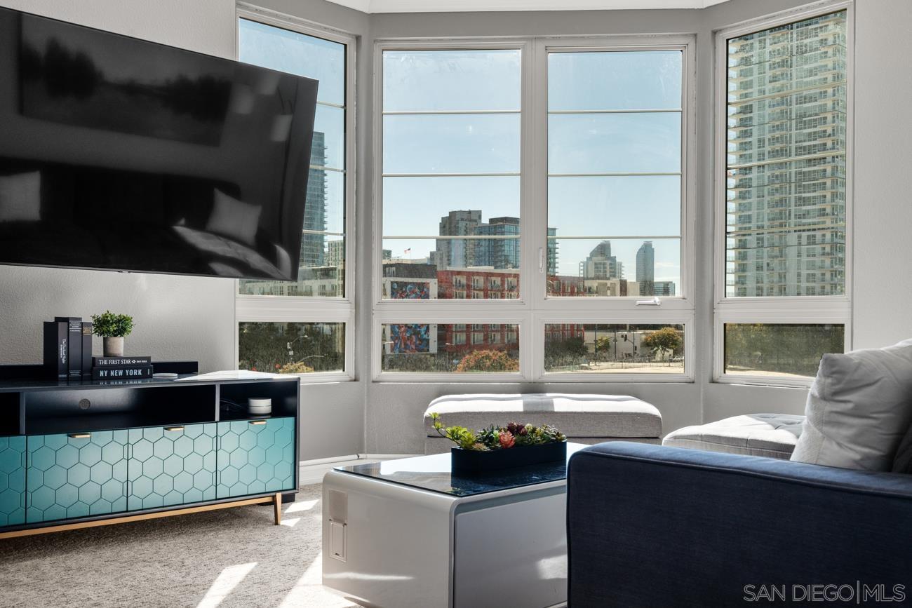 Detail Gallery Image 6 of 34 For 1400  Broadway  #1505,  San Diego,  CA 92101 - 3 Beds | 2 Baths