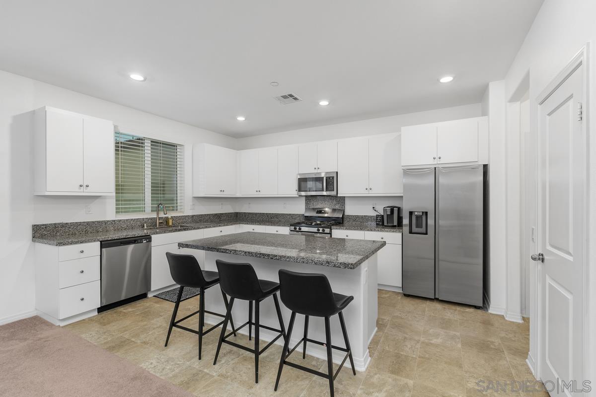 Detail Gallery Image 10 of 45 For 36588  Diego Springs Ave, Murrieta,  CA 92563 - 4 Beds | 3 Baths