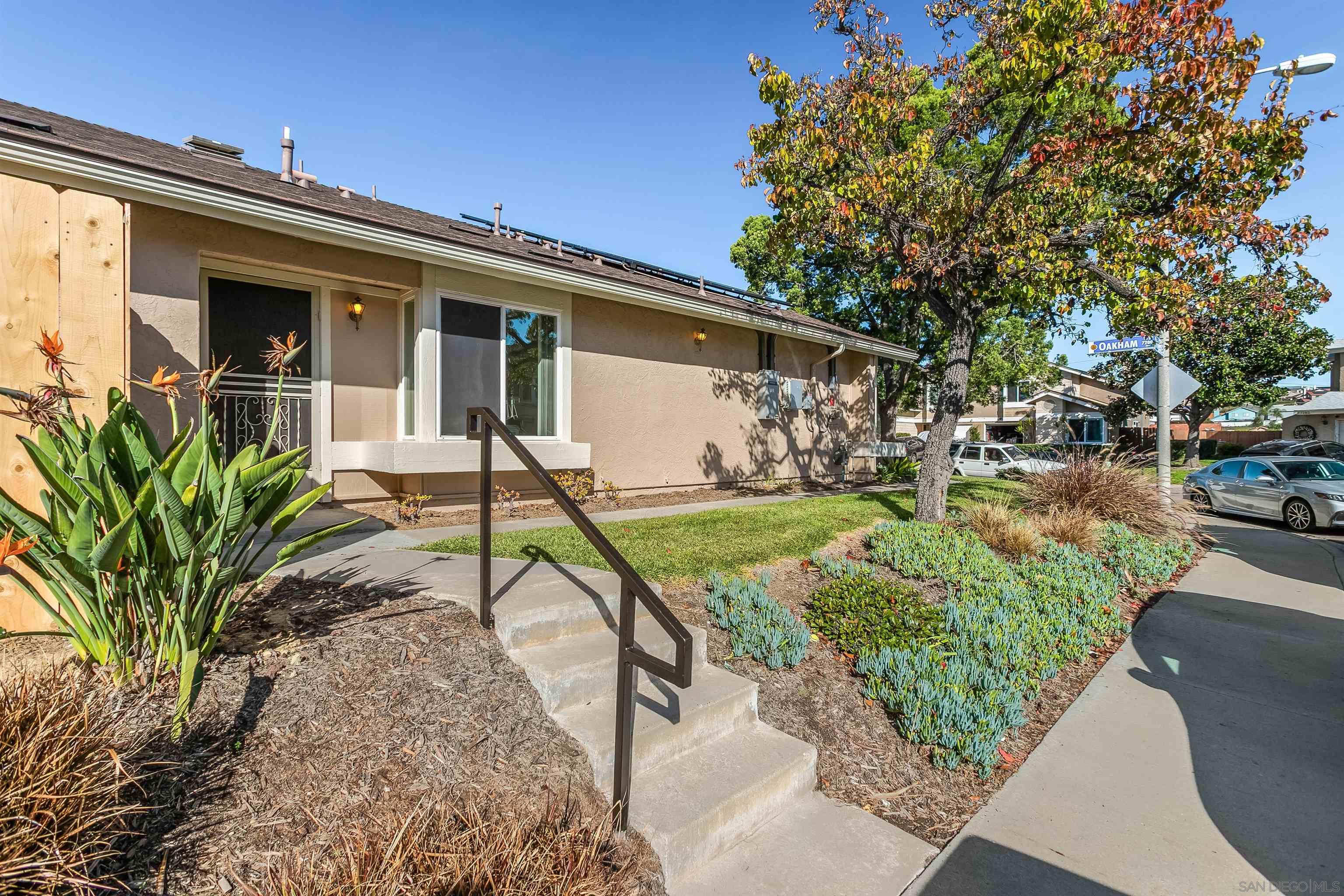 Detail Gallery Image 2 of 40 For 7281  Oakham Way, San Diego,  CA 92139 - 3 Beds | 2 Baths