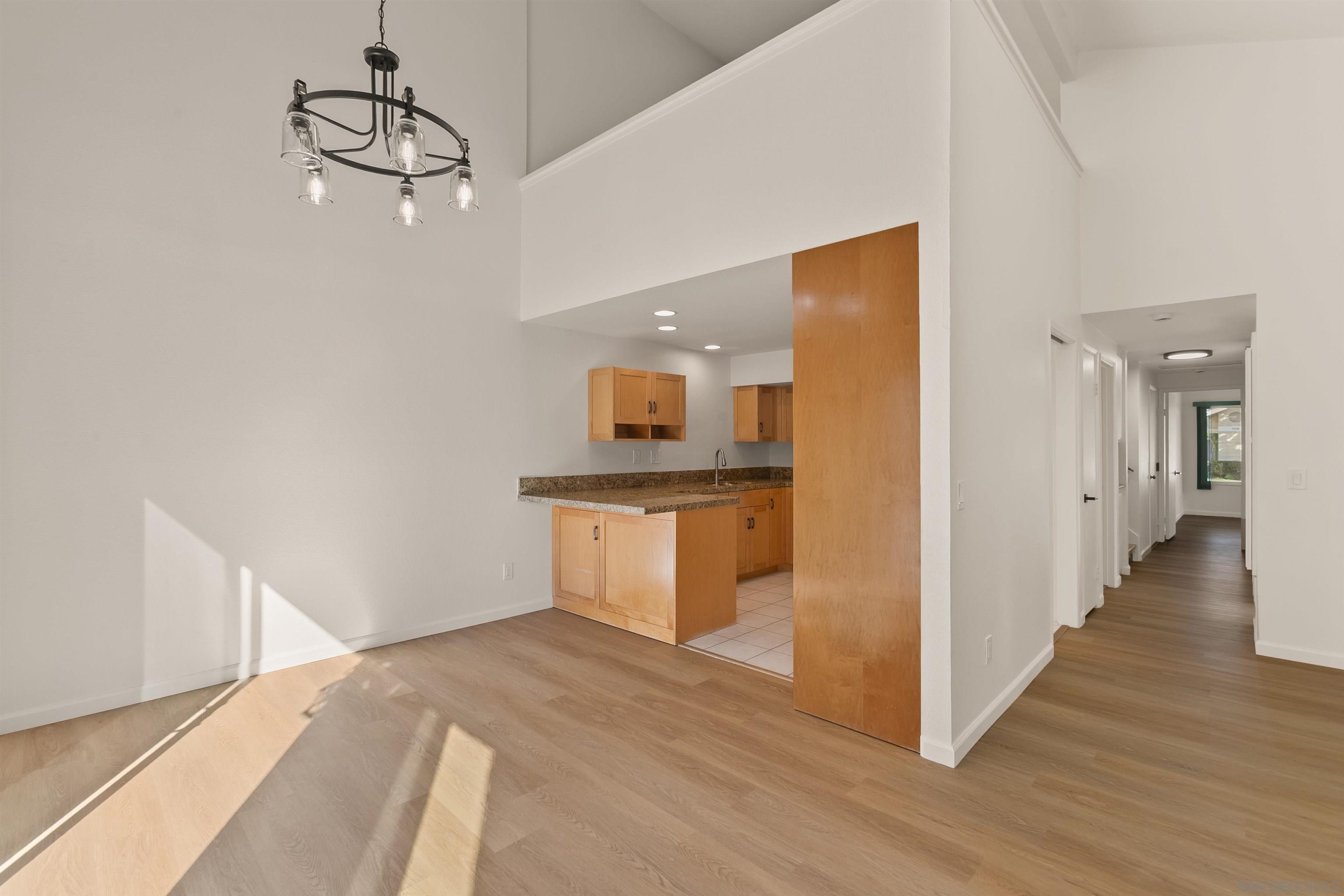 Detail Gallery Image 11 of 40 For 7281  Oakham Way, San Diego,  CA 92139 - 3 Beds | 2 Baths